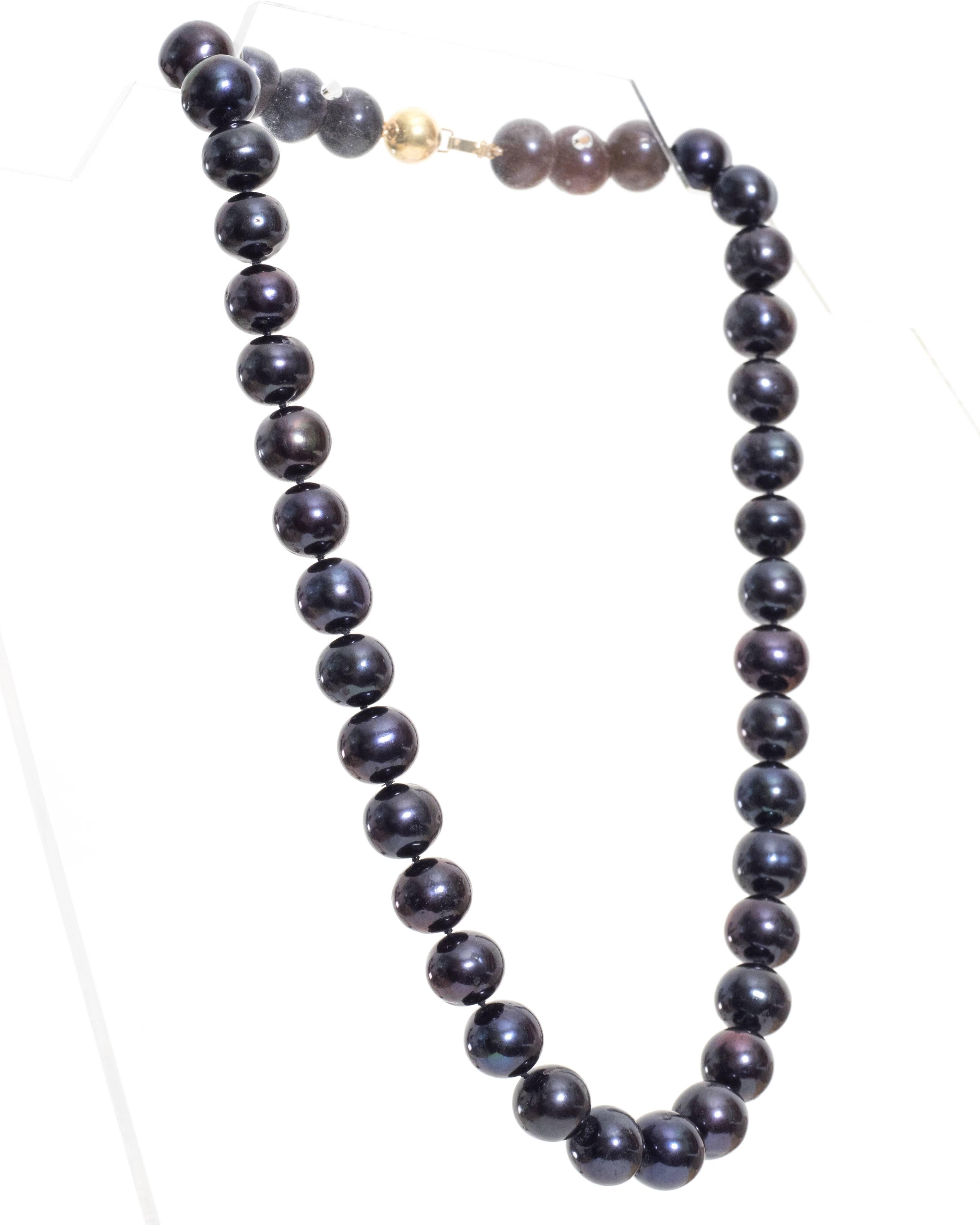 Modernist 1980s Tahitian Saltwater Dyed Pearl and Gold Necklace