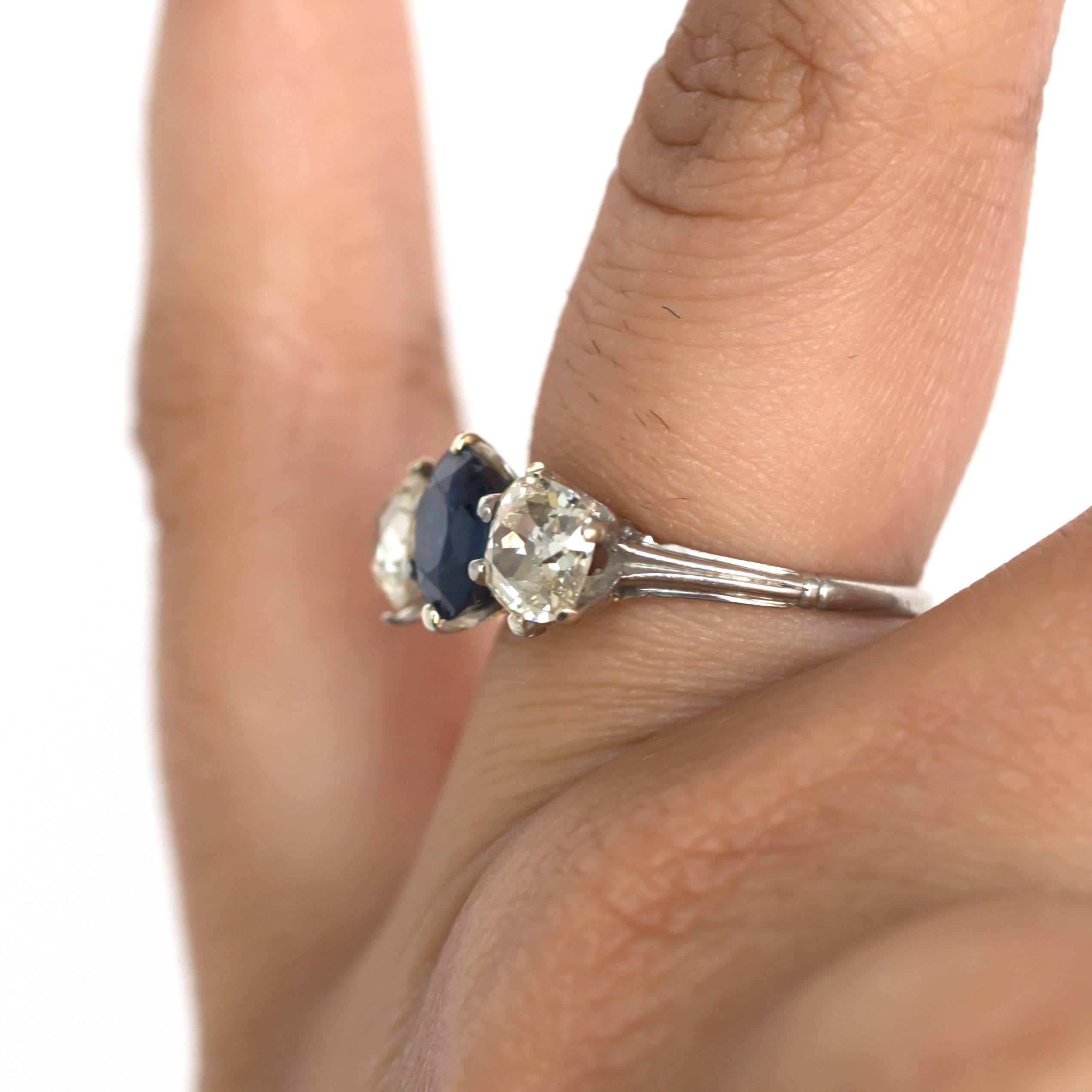 1900s Edwardian 1.00 Carat Blue Sapphire Yellow Gold Engagement Ring 2