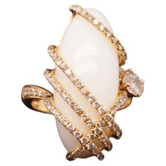 Estate 18K Yellow Gold White Chalcedony Diamond Ring - VHK#1020