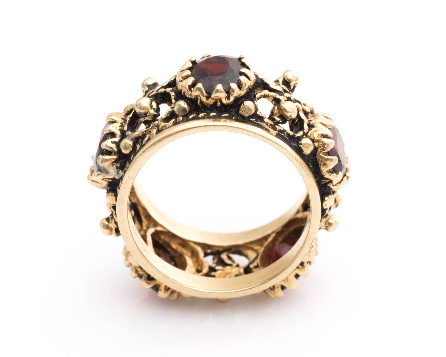 1940s Garnet Cigar Ring Band In Good Condition In Hicksville, NY