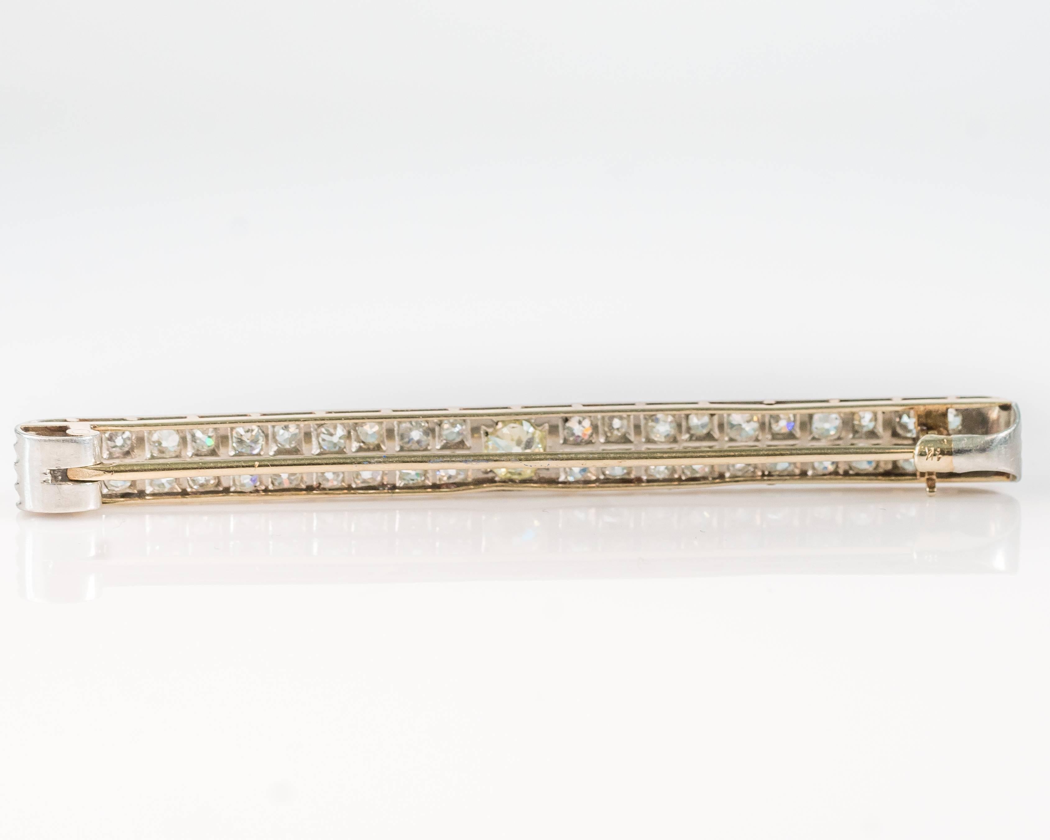 1920s Art Deco 2.78 Carat Diamond, Platinum and 14K Gold Bar Pin In Good Condition In Atlanta, GA