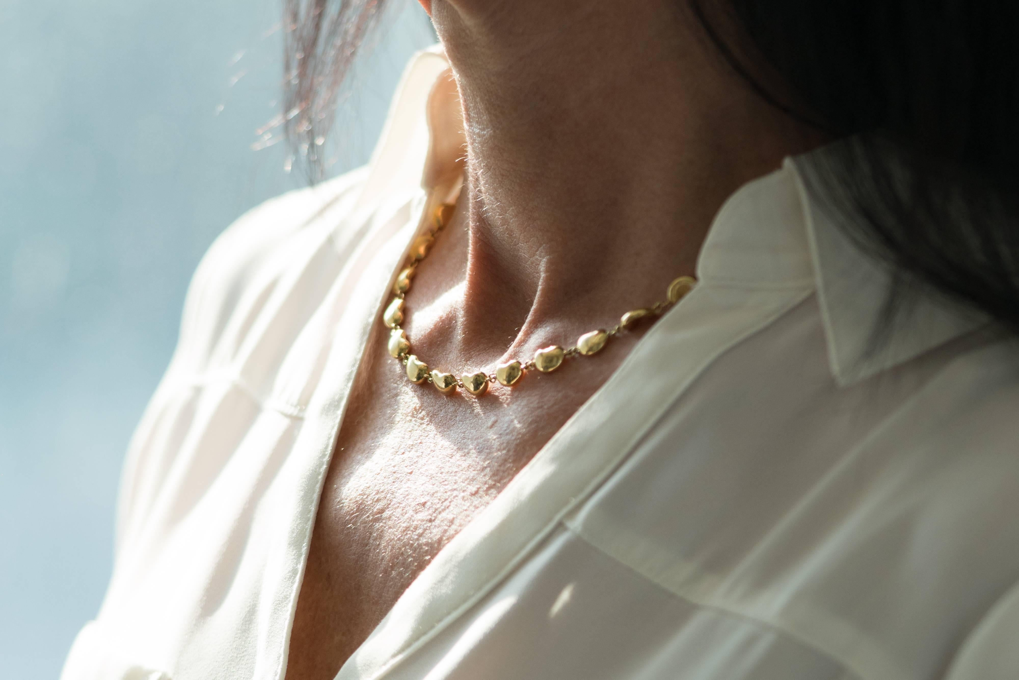 Tiffany & Co. Elsa Peretti Bean Collection 18K Gold Link Necklace In Good Condition In Hicksville, NY