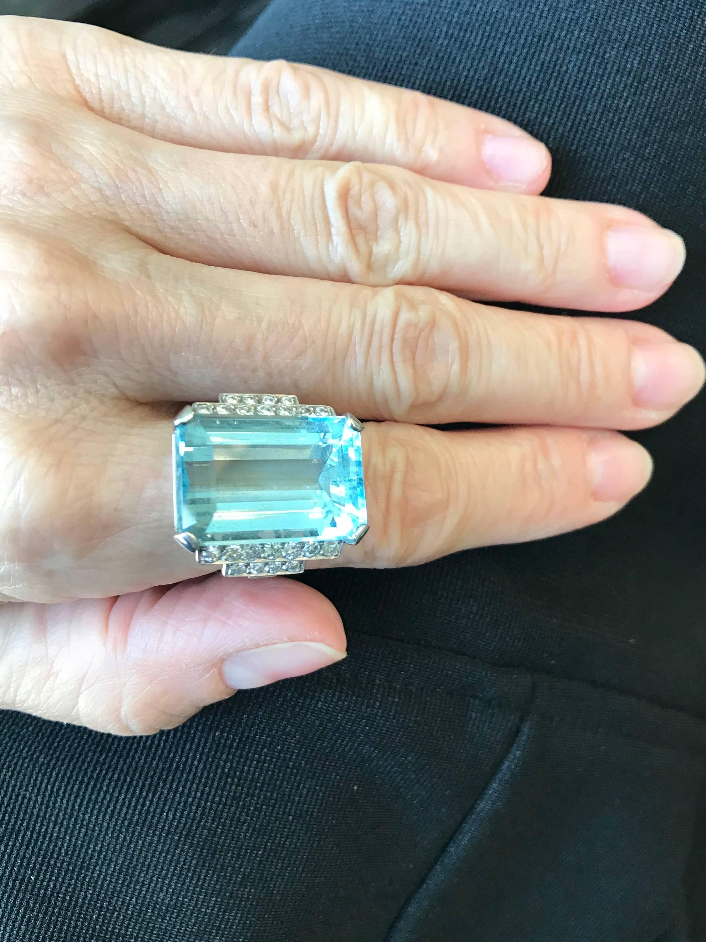 20 Carat Aquamarine, Diamond and 14K Gold Ring In Good Condition In Atlanta, GA