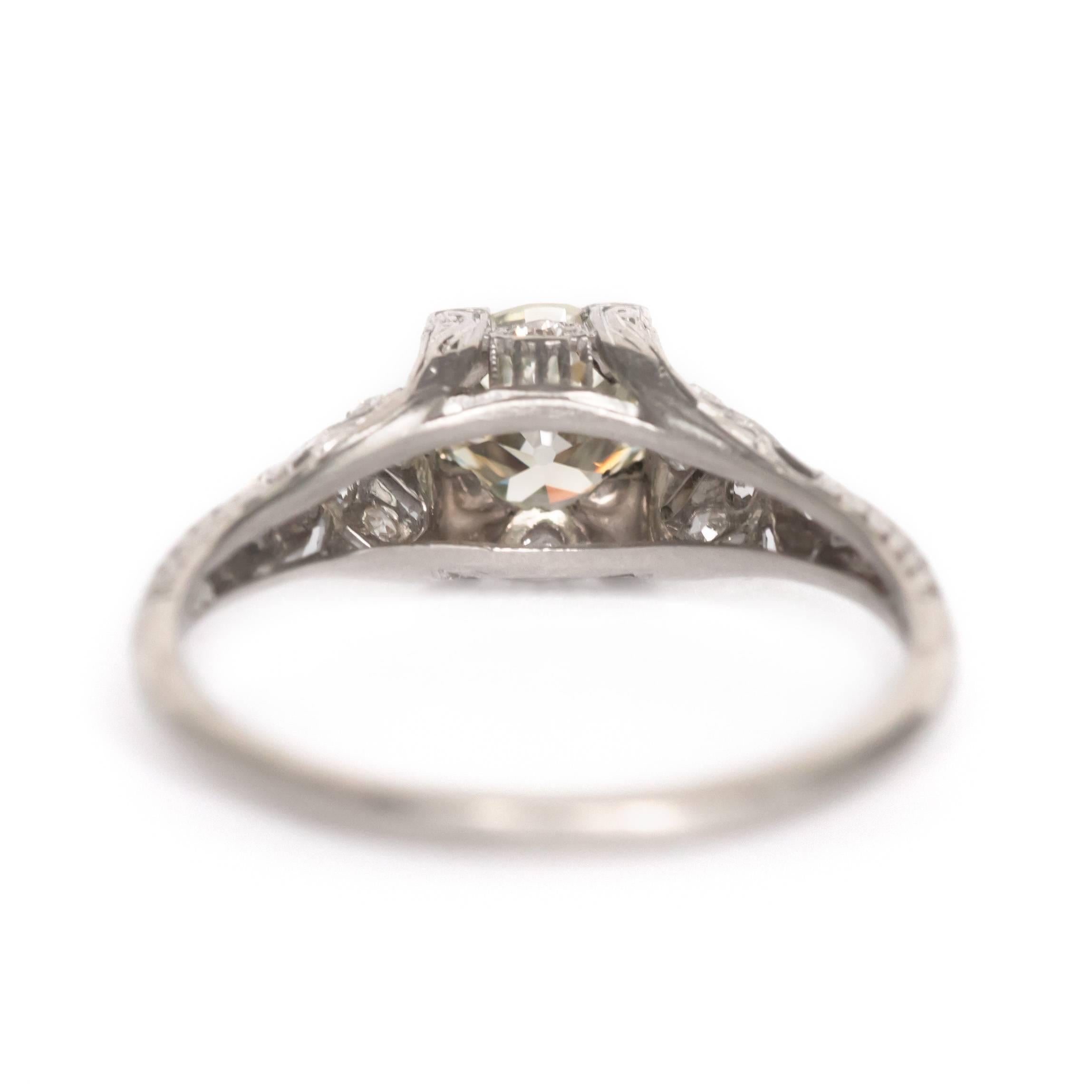 1.01 Carat Diamond and Platinum Engagement Ring In Excellent Condition For Sale In Atlanta, GA