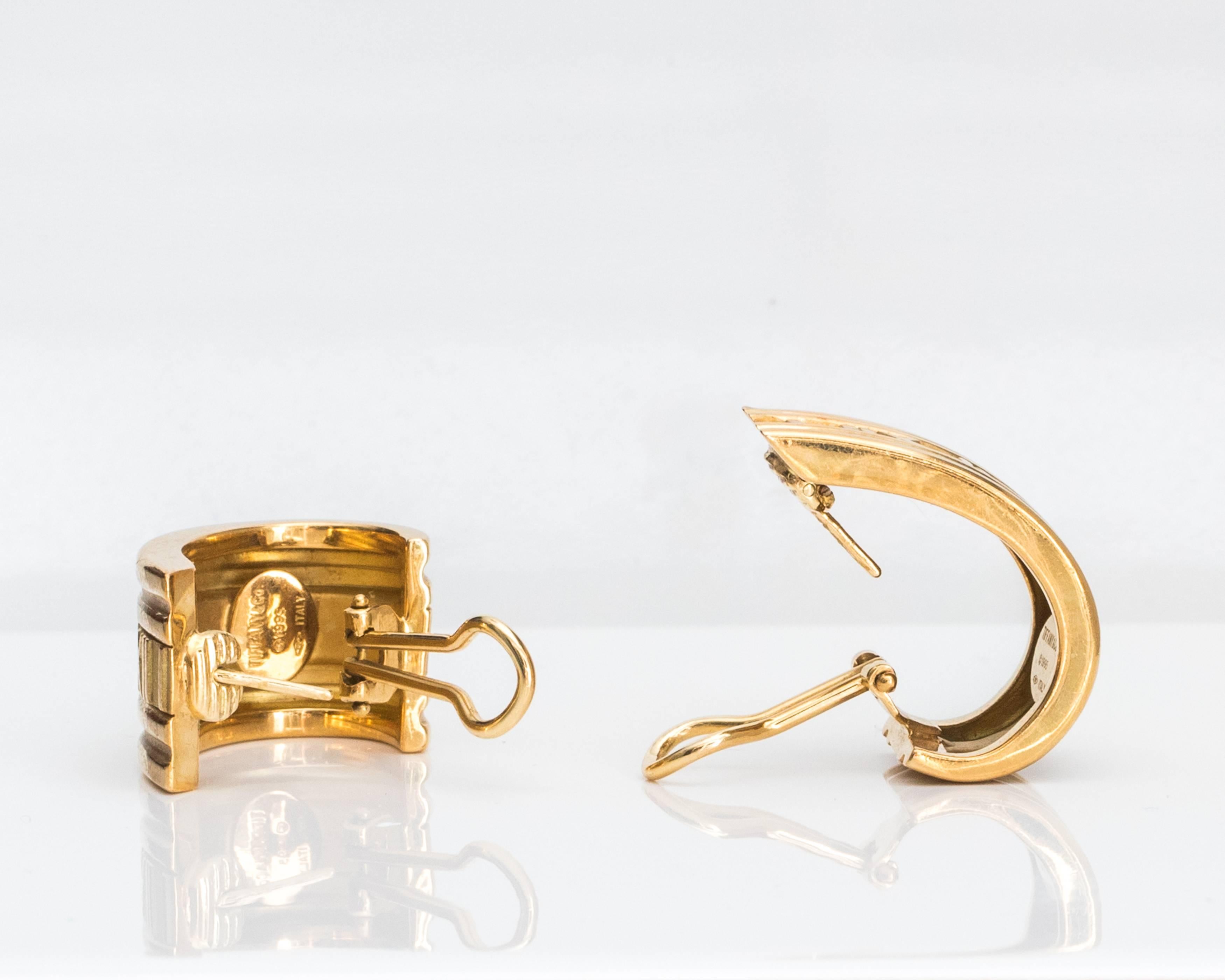 1990s Tiffany & Co. Atlas 18K Gold Hoop Earrings In Good Condition In Atlanta, GA