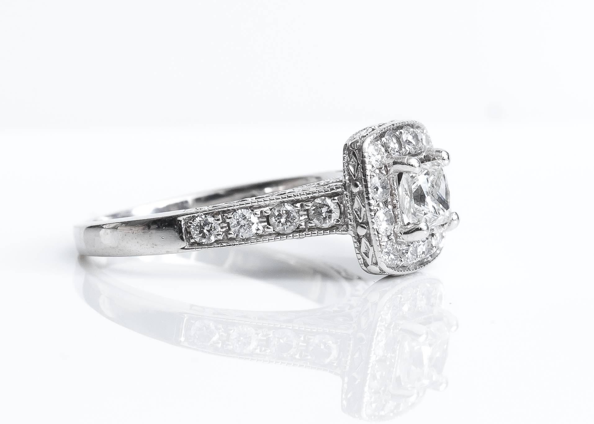 .50 Karat Prinzessinnenschliff Diamant Halo 14 Karat Weißgold Verlobungsring (Moderne) im Angebot