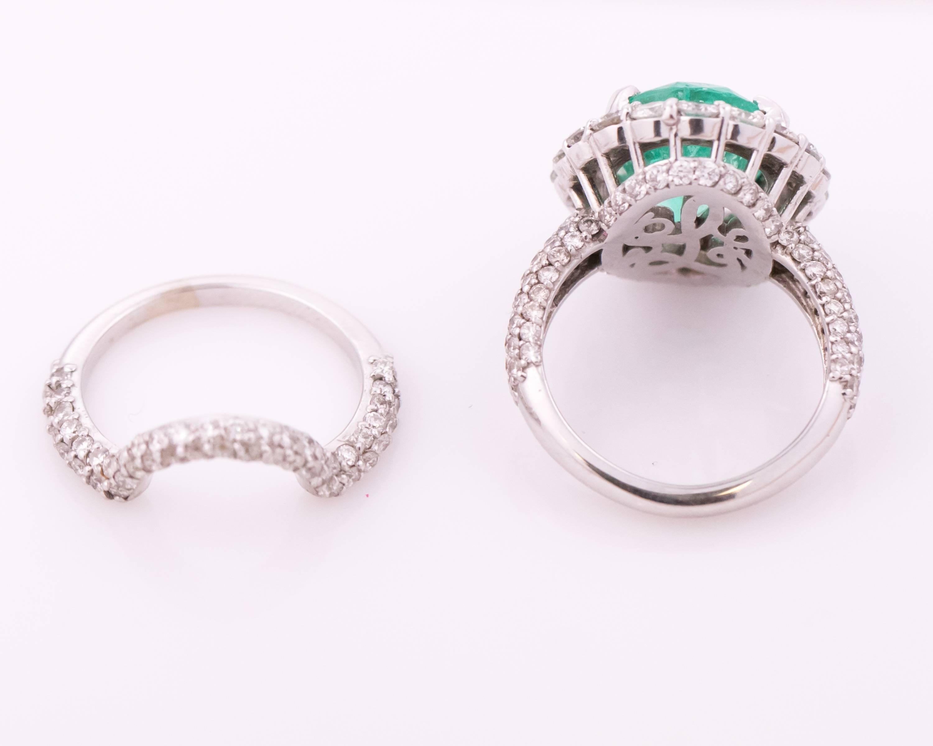 5 Carat Emerald and Diamond Platinum and 18 Karat Gold Cocktail Wedding Ring Set In Good Condition In Atlanta, GA