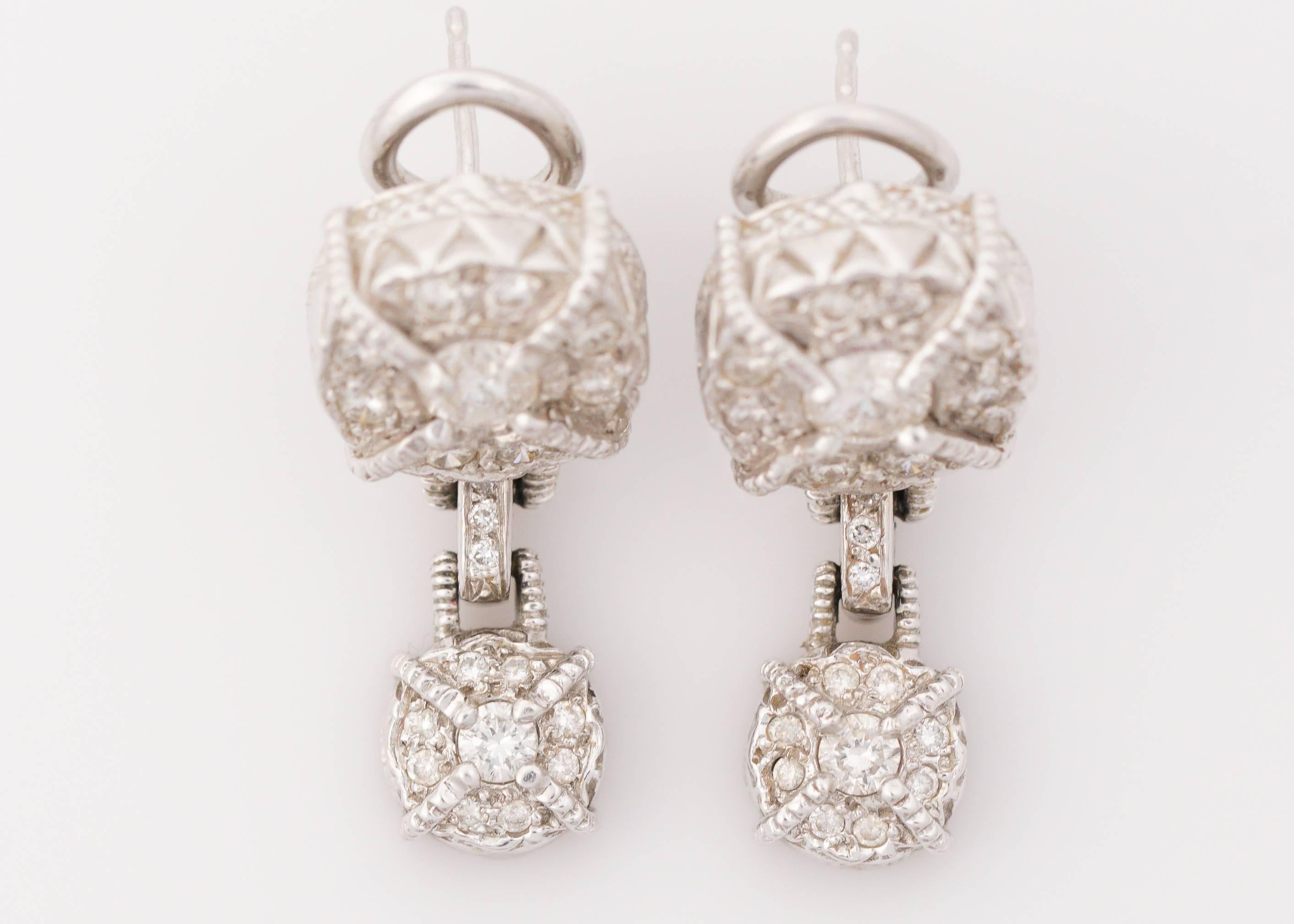 Judith Ripka 1 Carat Diamond and 18 Karat Gold Dangle Earrings In Good Condition For Sale In Atlanta, GA