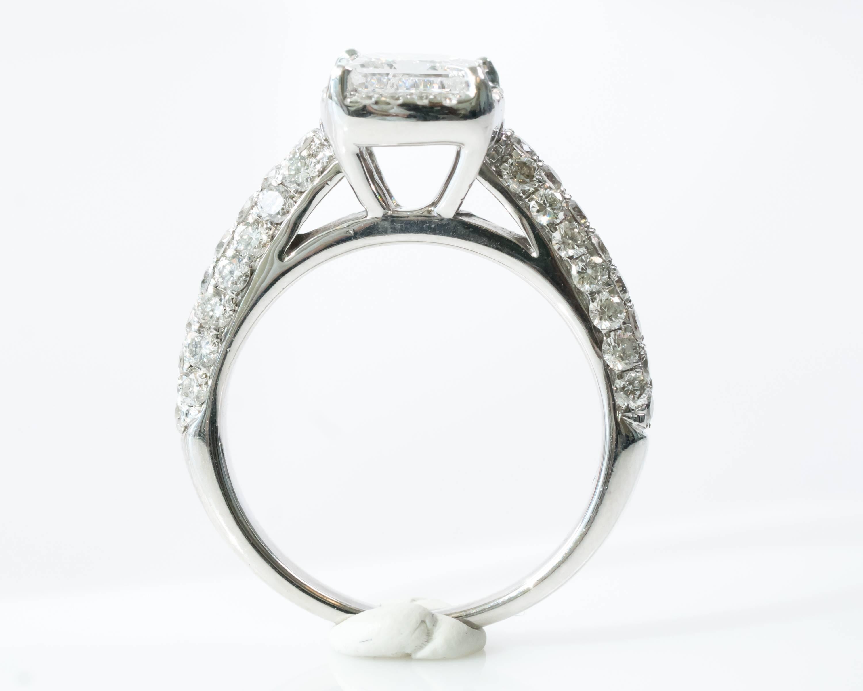 Bague de fiançailles en or blanc 14 carats avec halo de diamants taille princesse de 1,00 carat Pour femmes en vente