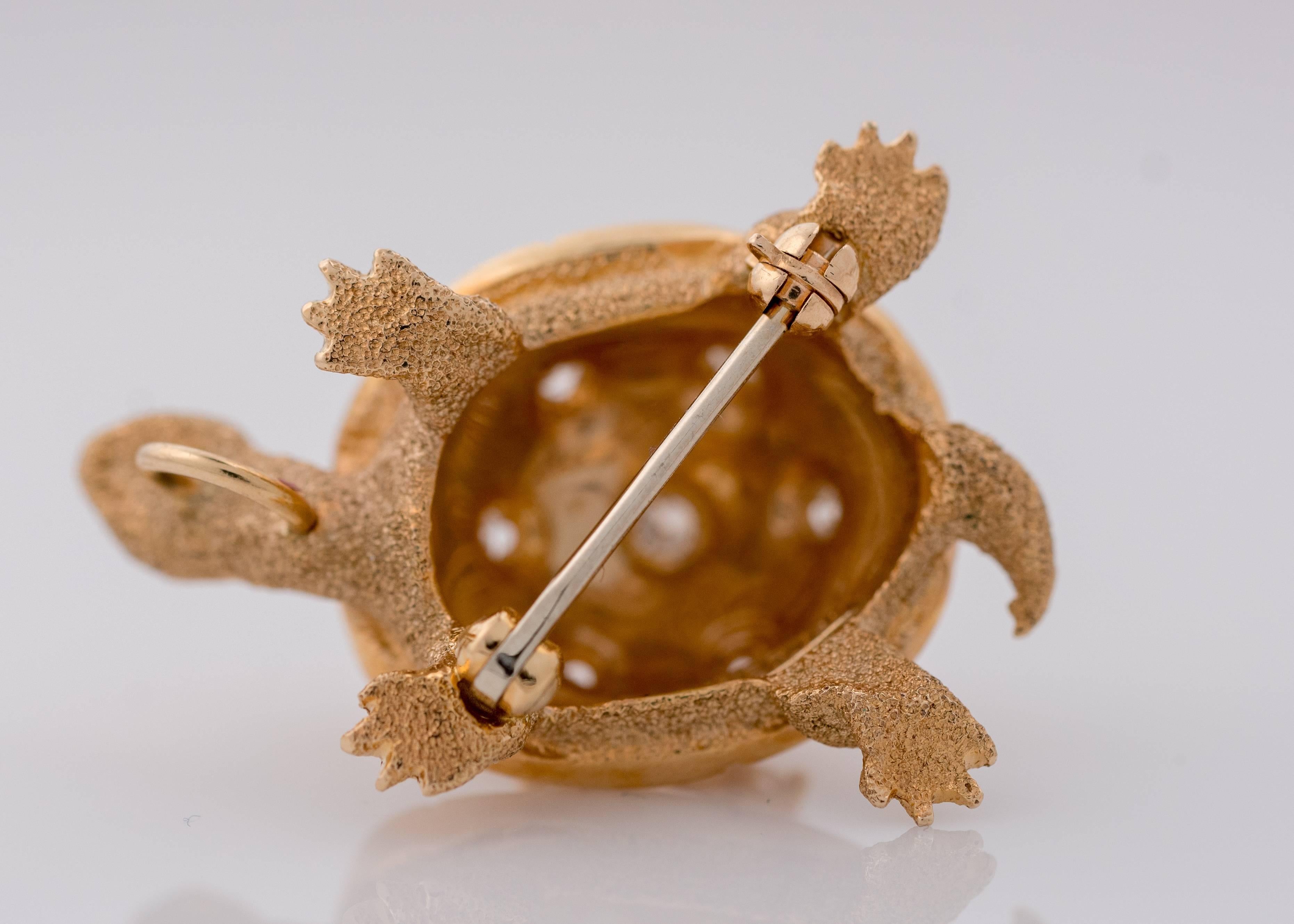  Épingle à revers de broche tortue en or jaune 14 carats et diamants des années 1950 Unisexe 