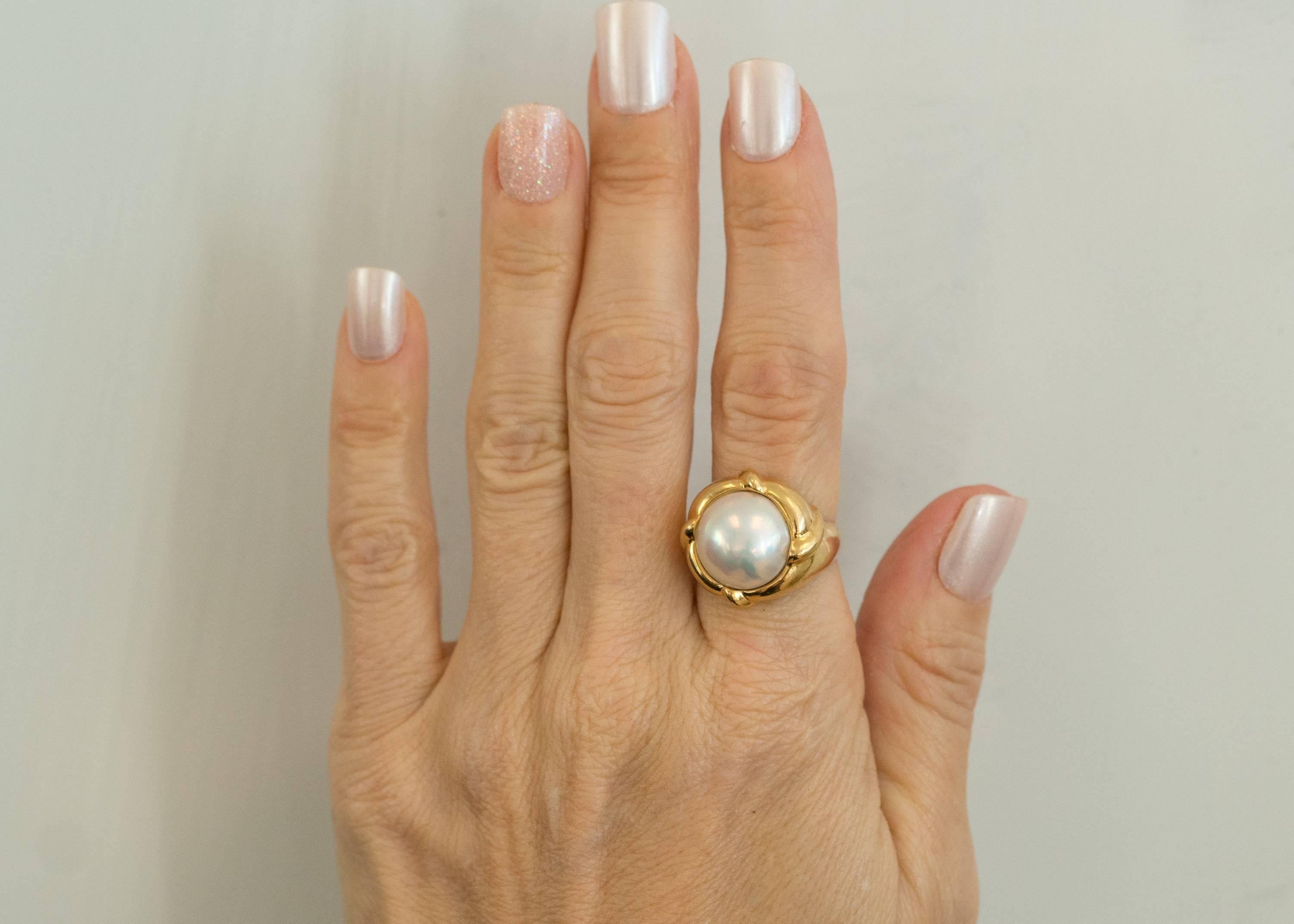 Tiffany & Co. Mabe Pearl and 18 Karat Yellow Gold Cocktail Ring In Good Condition For Sale In Atlanta, GA
