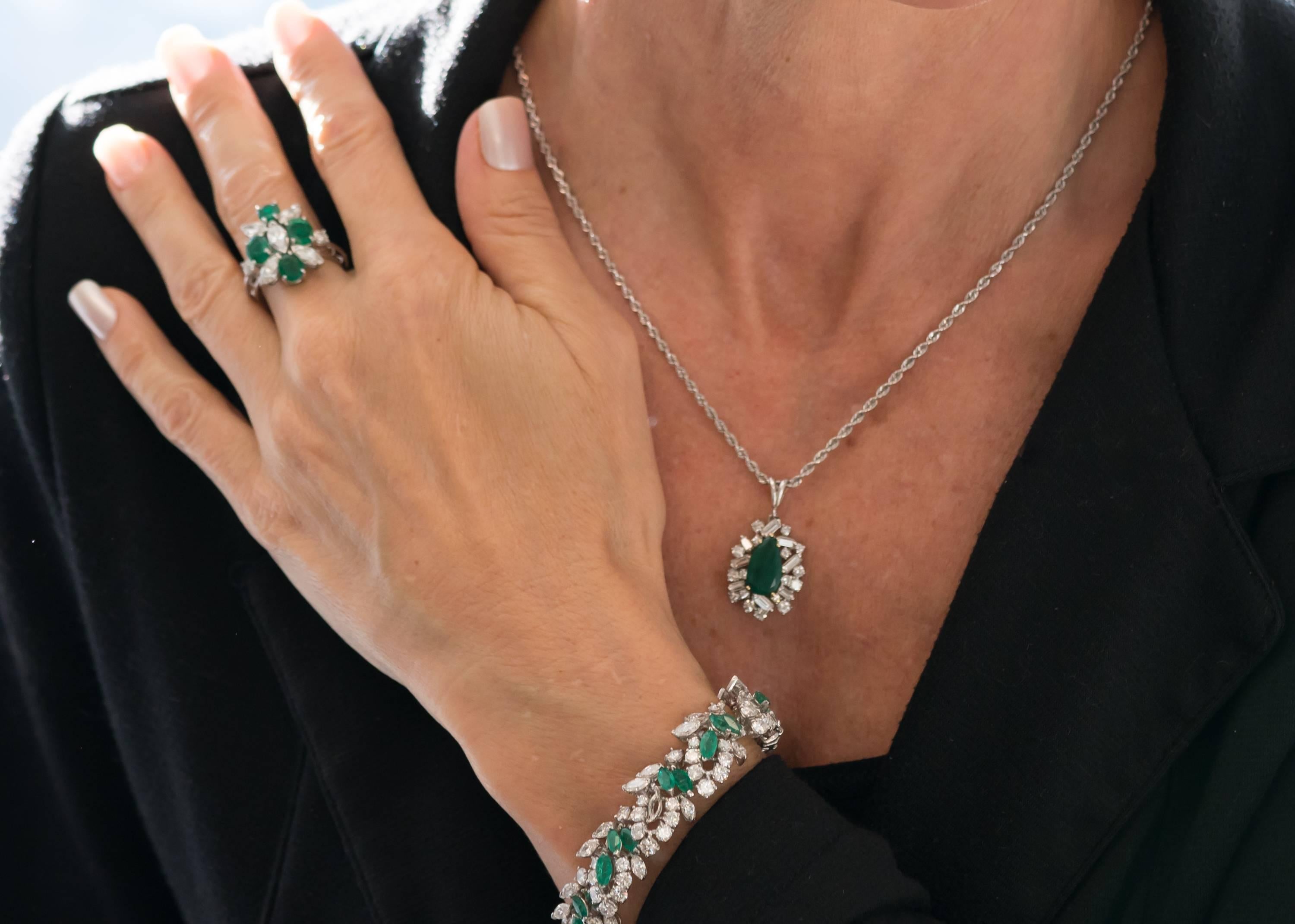 1960s 19 Carat Diamond and 6 Carat Emerald Platinum Bracelet In Good Condition In Atlanta, GA