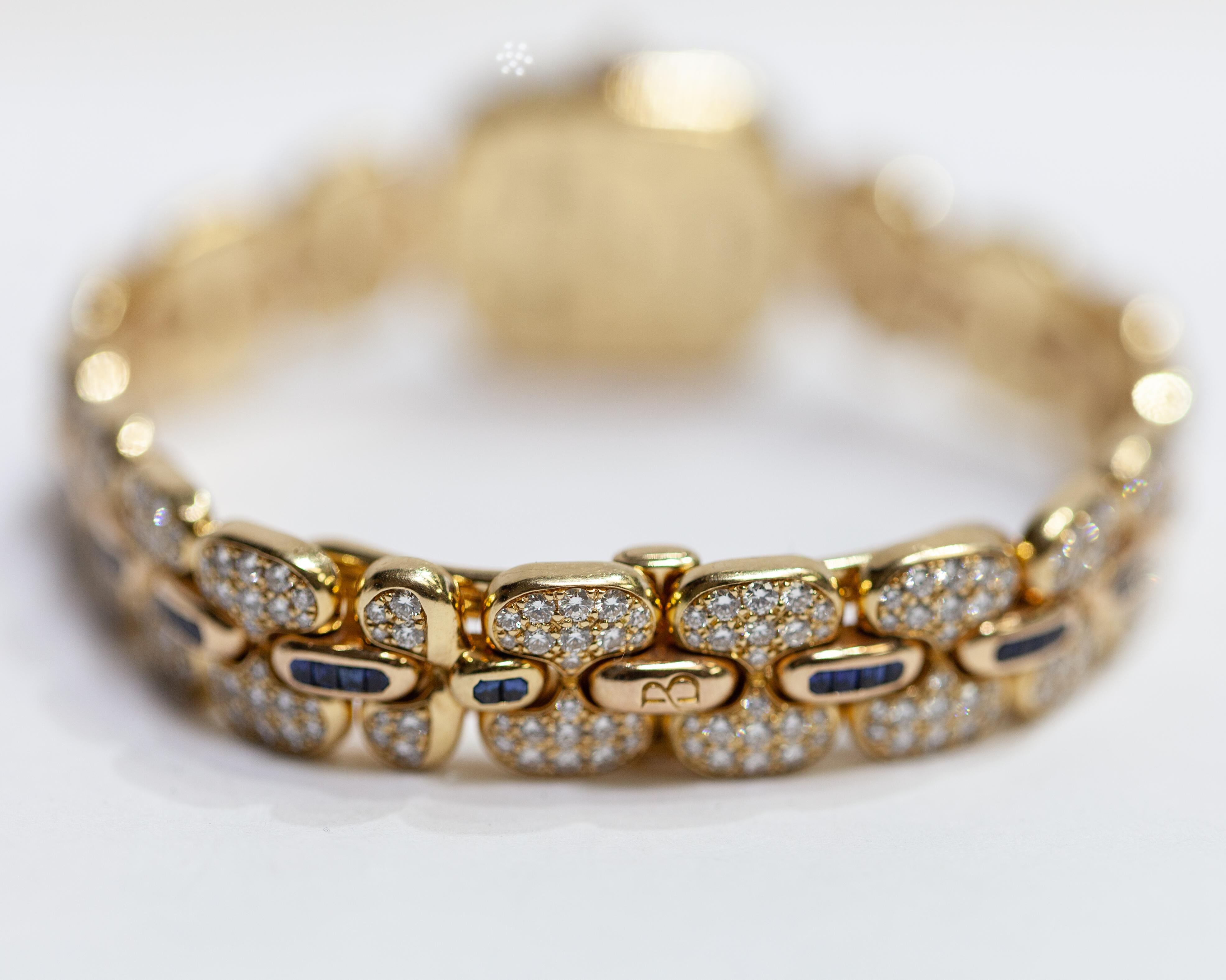 Montre Bertolucci Poeme en or jaune 18 carats avec saphirs et diamants Pour femmes en vente