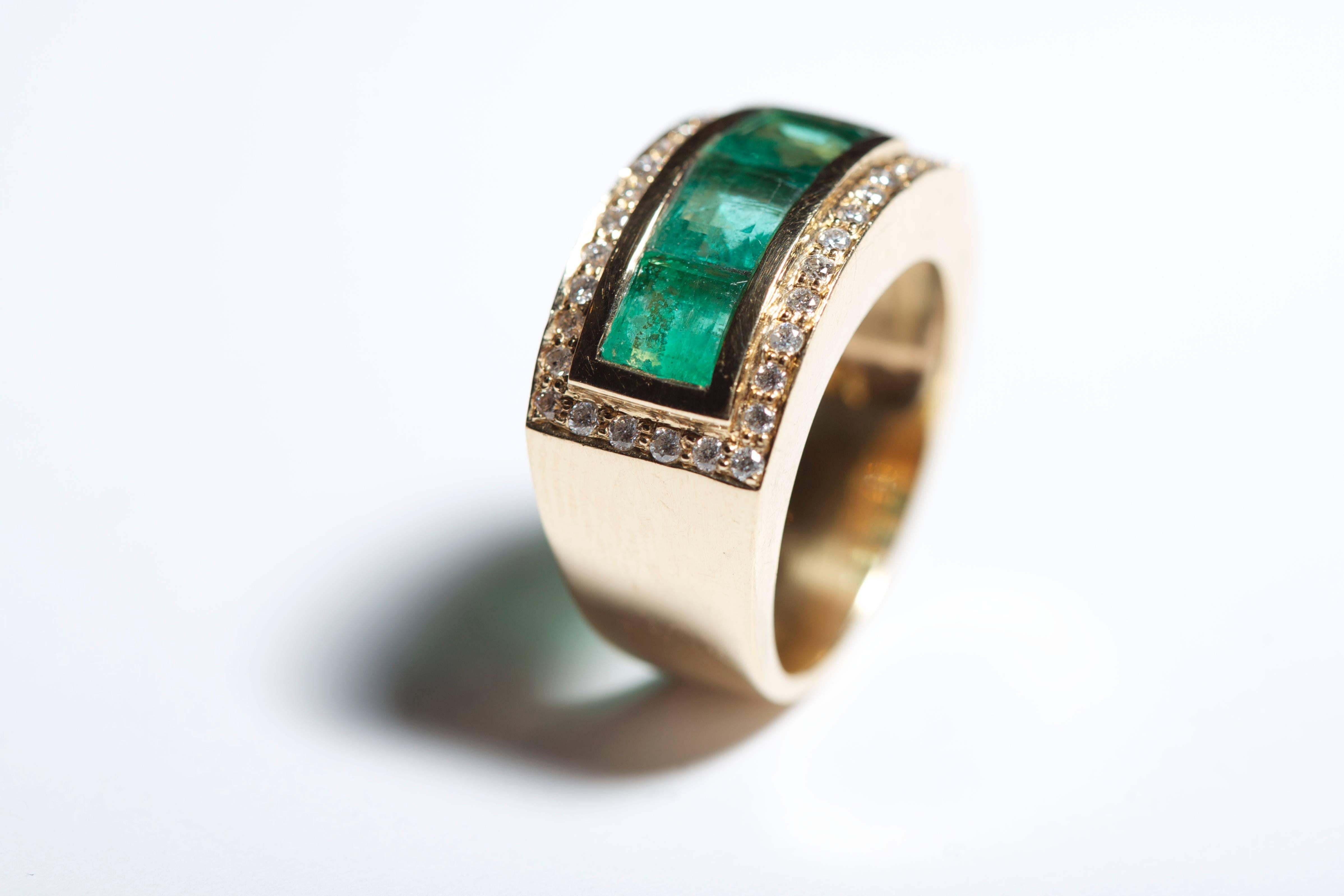 Jade Jagger Emerald and Diamond Rectangle Side Ring featuring 18k gold.
Size available in M/N (US 6.5).
From the 2013 18k Gold Fine Collection.
Handmade in India.