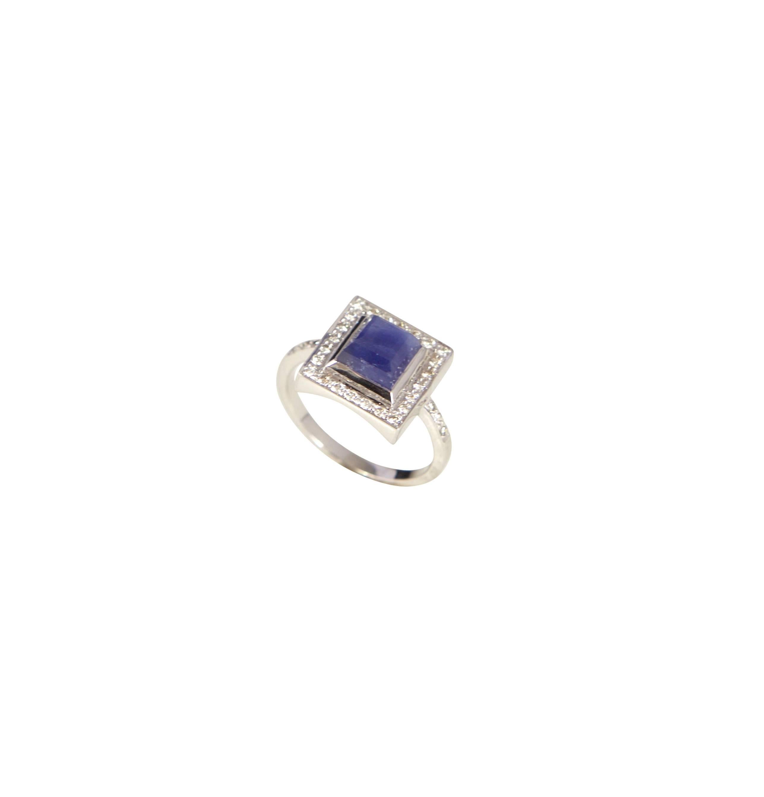 An elegant sapphire and diamond ring in 18k white gold from the new Neverending Romance Collection.

Sapphire - 2.36 ct                 
Diamond - 0.23 ct

