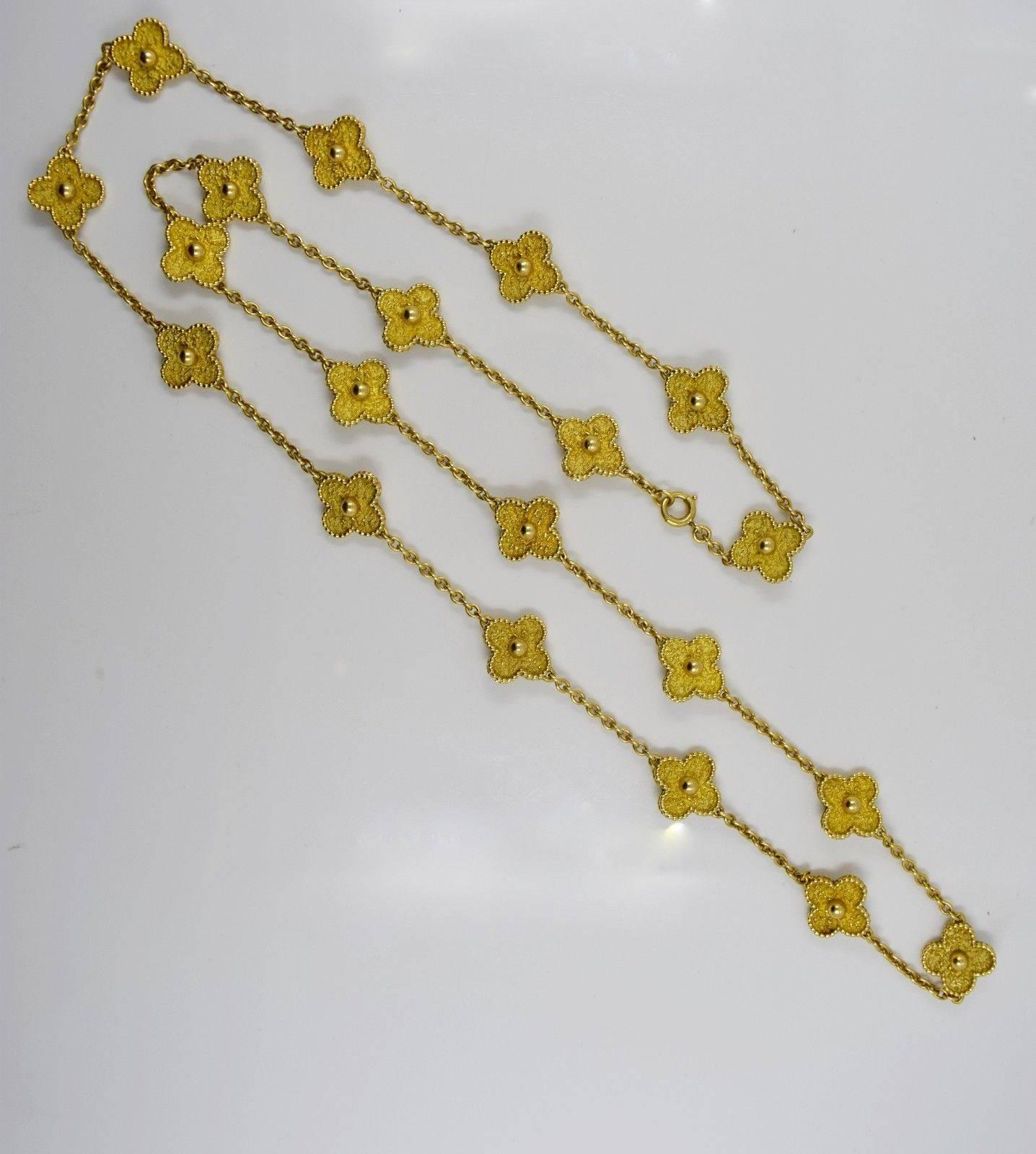 Van Cleef & Arpels 20 Motif Gold Vintage Alhambra Necklace For Sale 2