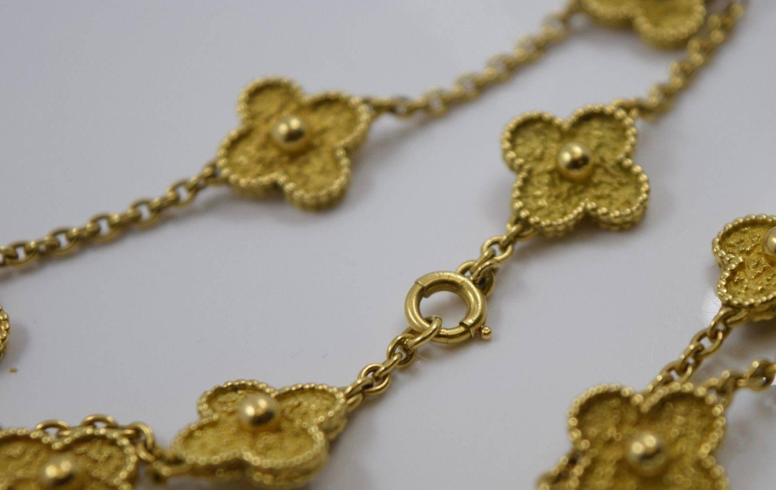 Van Cleef & Arpels 20 Motif Gold Vintage Alhambra Necklace For Sale 3