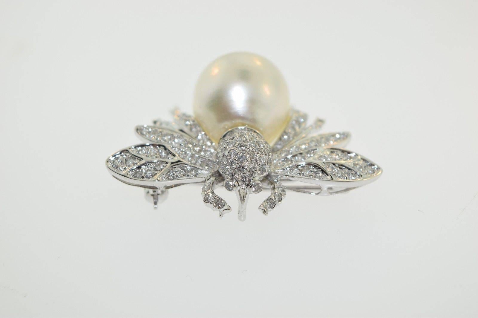 South Sea Pearl Diamond Gold Bumble Bee Brooch Pendant For Sale 2