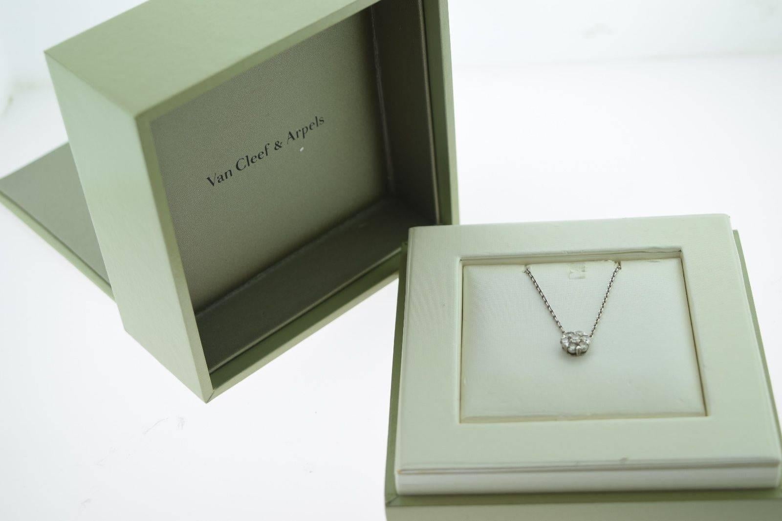 Women's or Men's Van Cleef & Arpels Small Diamond Gold Fleurette Pendant Necklace For Sale