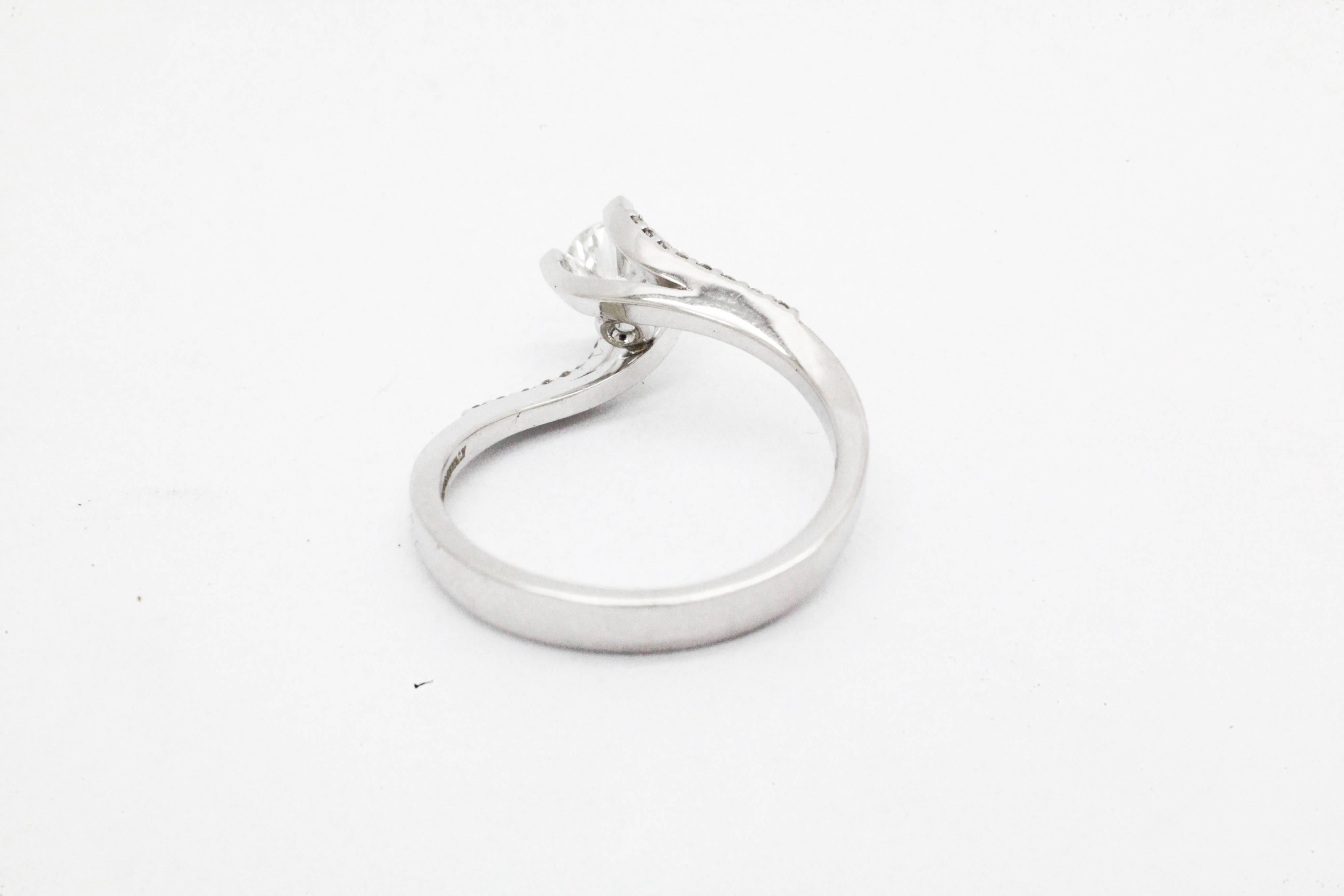 Women's 0.58 Carat white Diamond 18k white Gold Engagement Ring