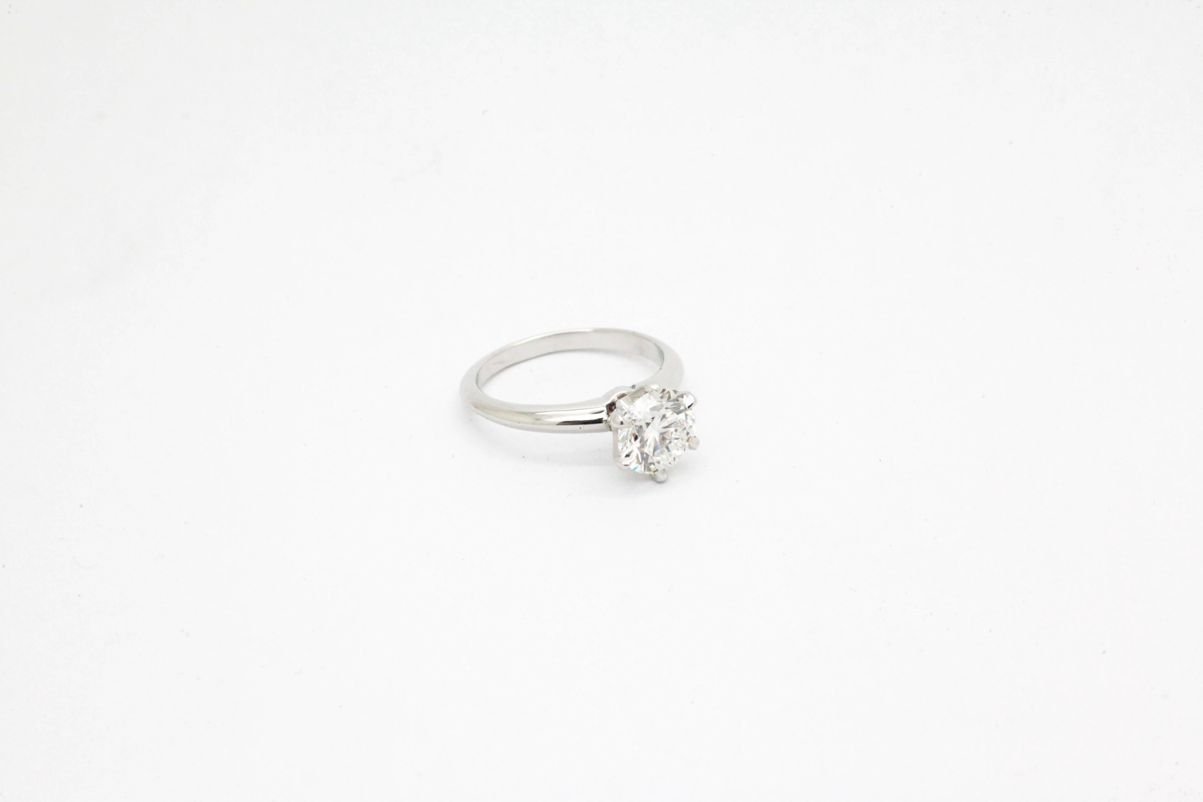 Ferrucci 1.40 Carat GIA Certified Diamond Platinum solitaire engagement ring For Sale 2