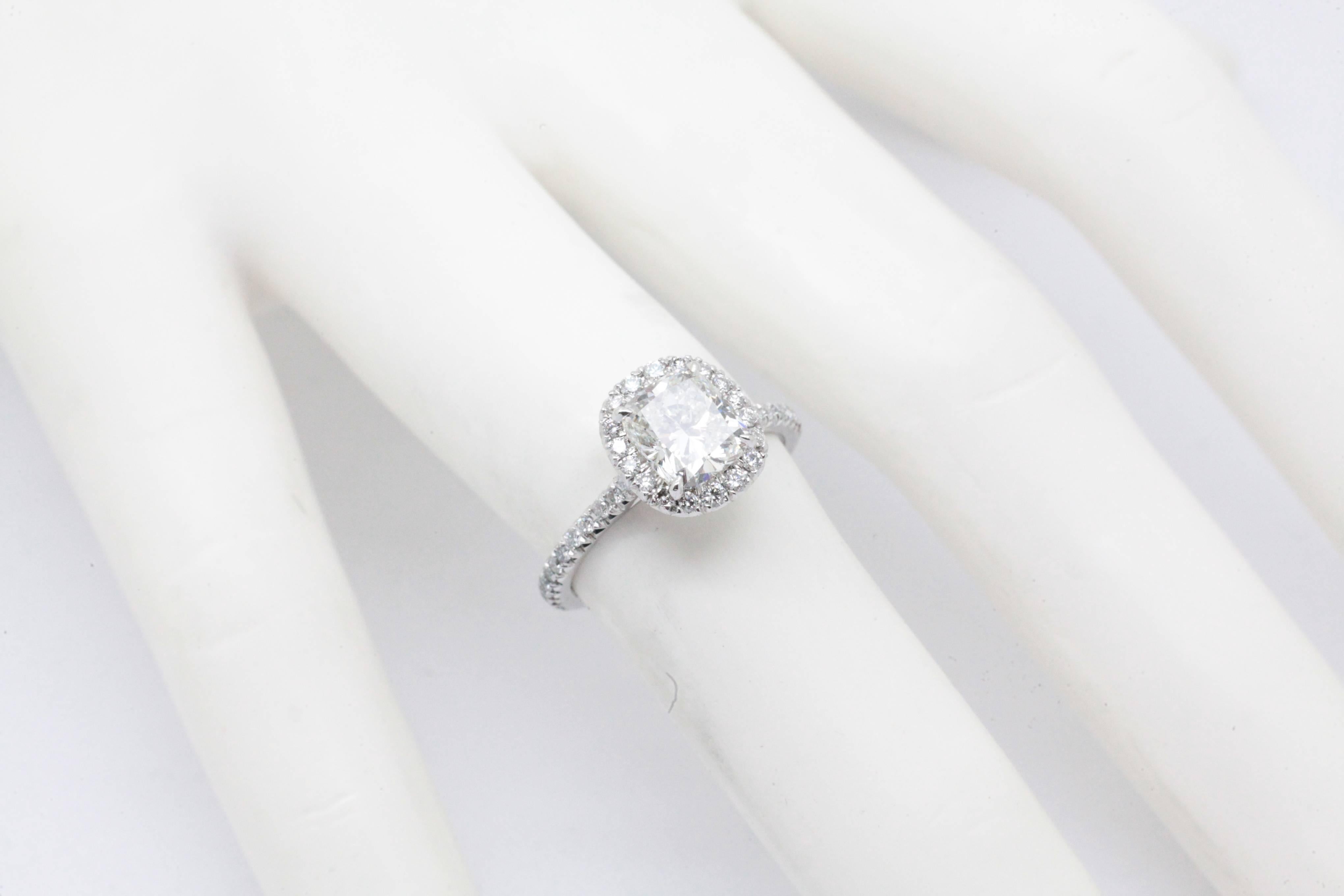 Ferrucci GIA Certified 1.30 Carat Cushion Diamond Platinum Ring In New Condition In New York, NY
