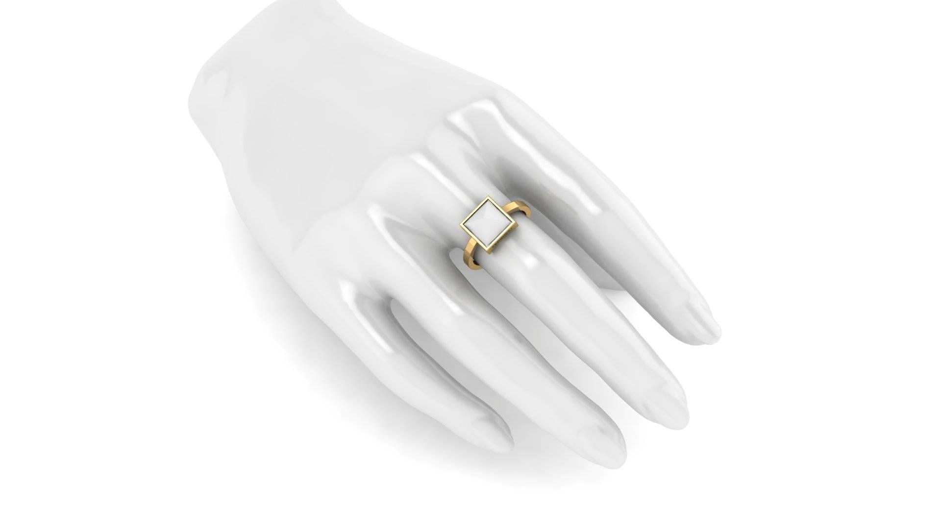 Ferrucci Ring aus Gelbgold mit weißem Achat Pyramiden für Damen oder Herren im Angebot