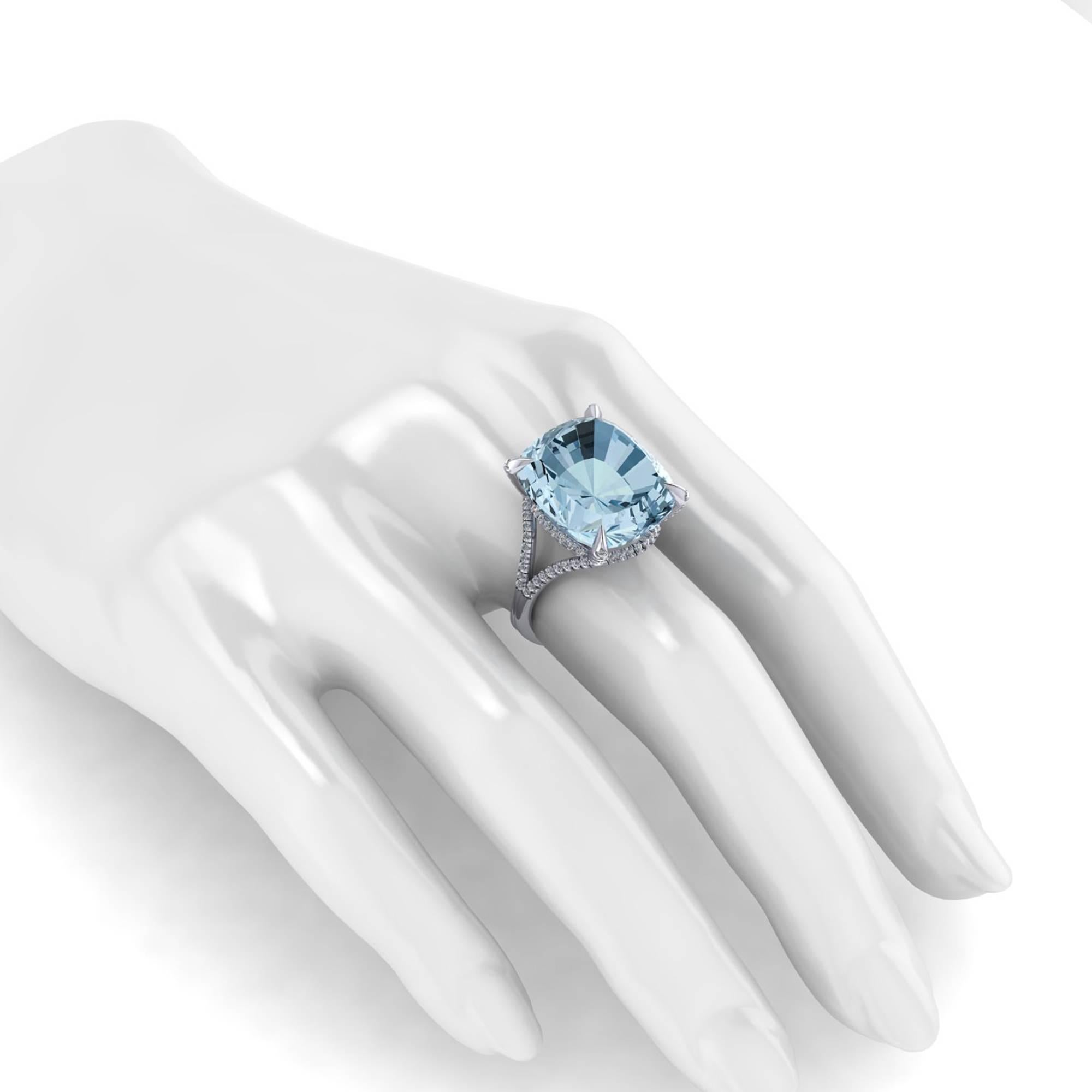 Ferrucci 22.10 Carat Natural Aquamarine and Diamonds in Handmade 18 Karat Ring 4