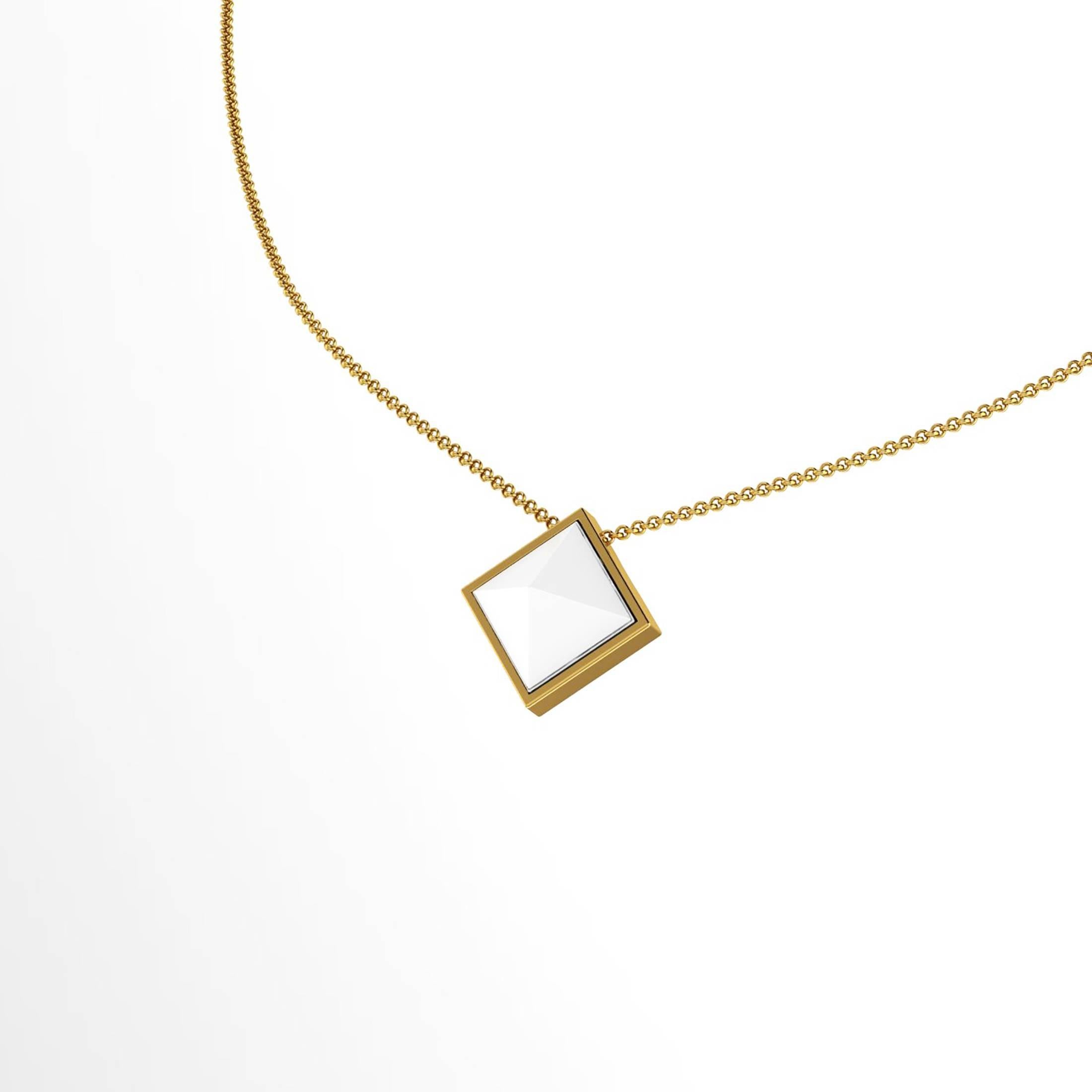 Weißer Achat Pyramiden-Halskette mit Anhänger aus 18 Karat Gelbgold für Damen oder Herren im Angebot