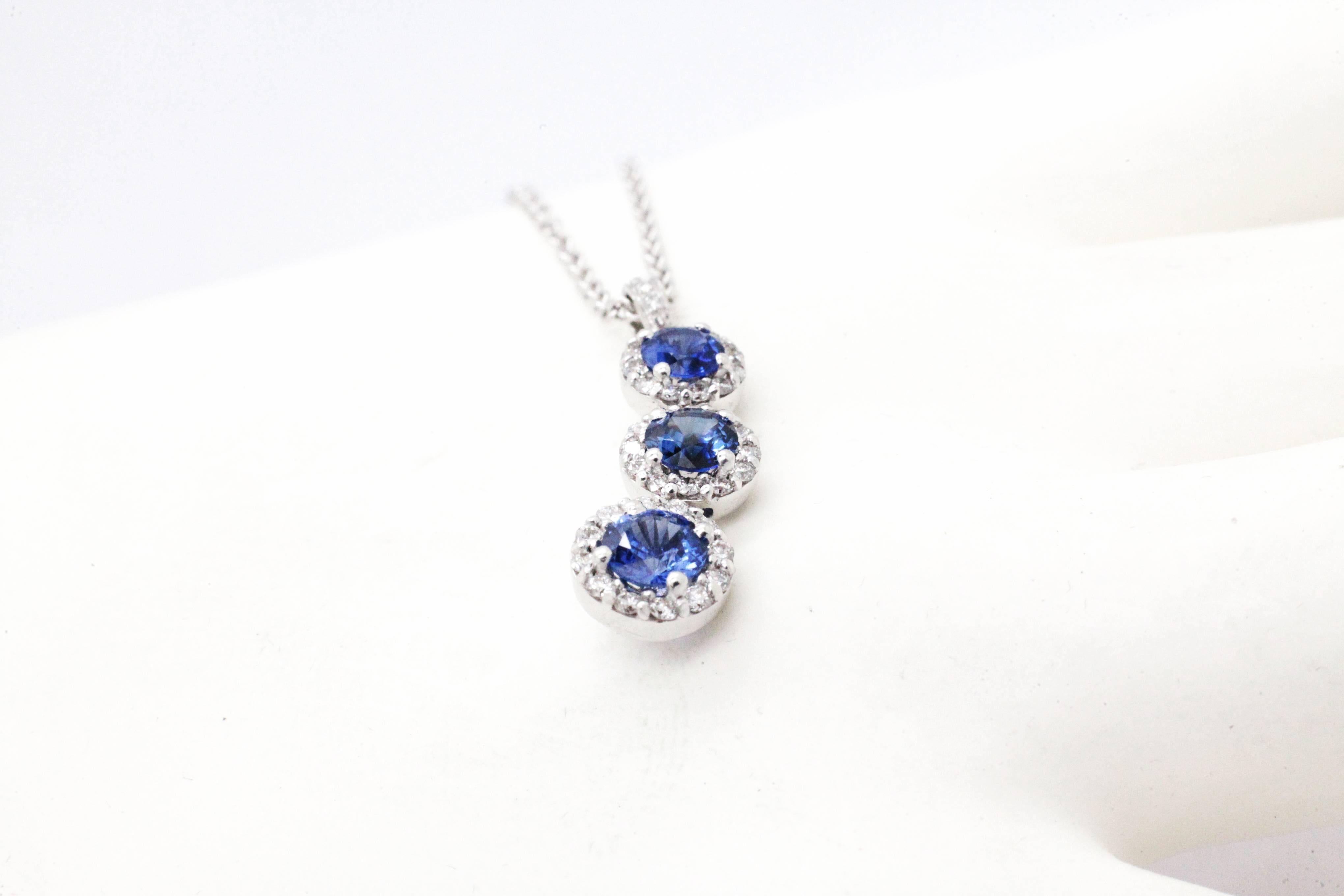 Women's 1.24 carat Sapphire and0.40 carat white diamonds 18k white Gold Triple Pendant For Sale