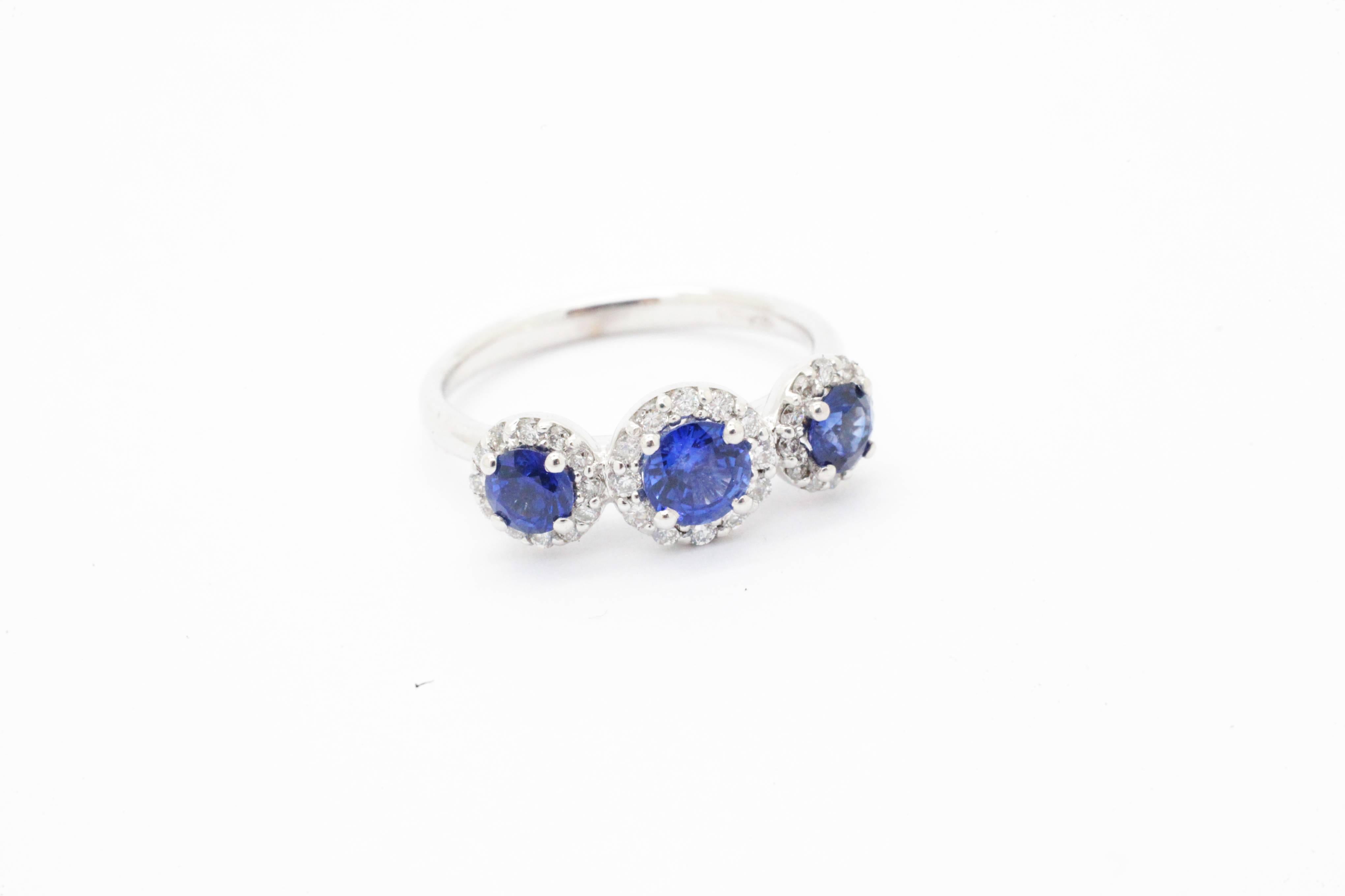 Round Cut 1.26ct Blue Sapphire 0.36ct white Diamond 18k white Gold Ring For Sale