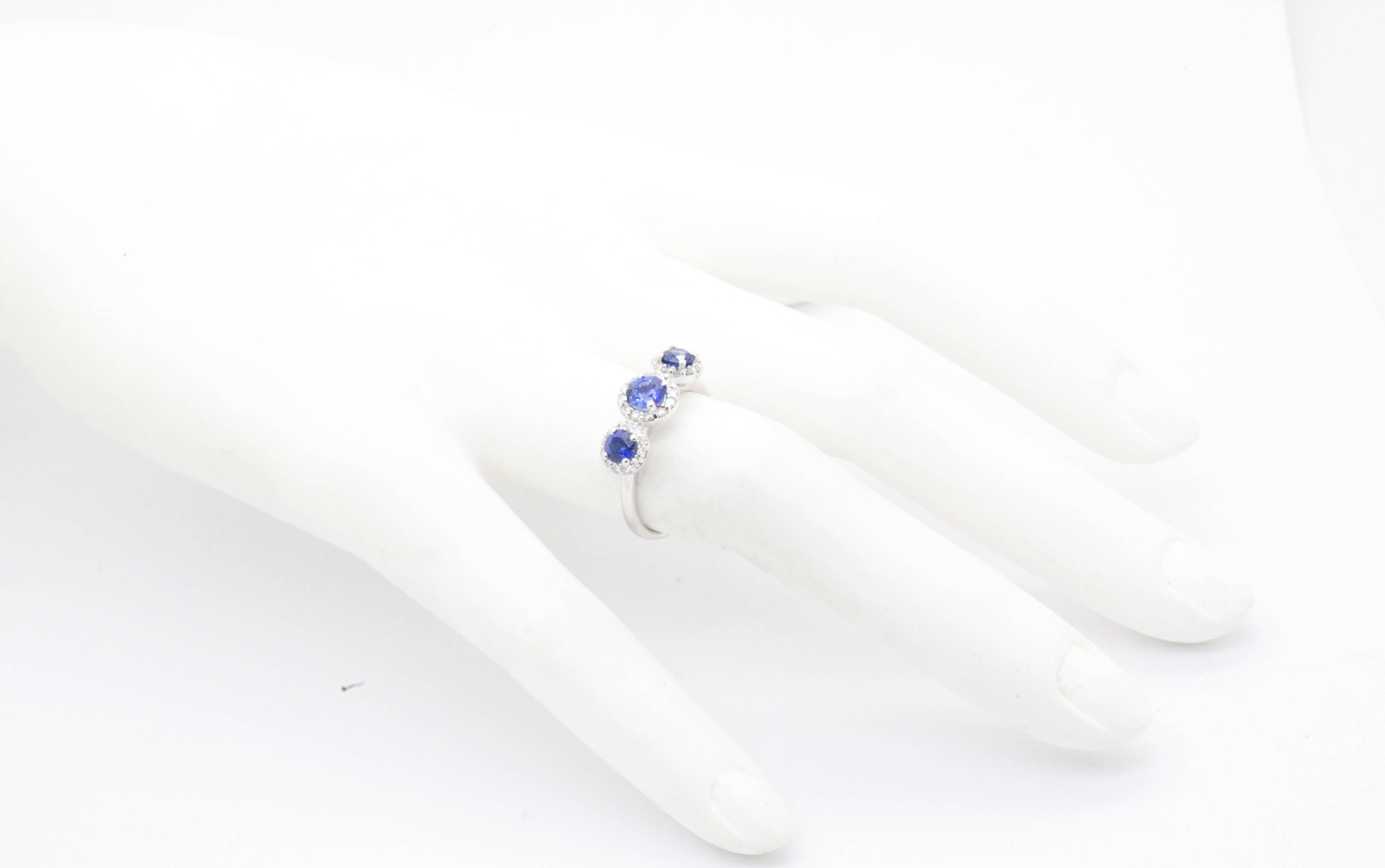 1.26ct Blue Sapphire 0.36ct white Diamond 18k white Gold Ring For Sale 4