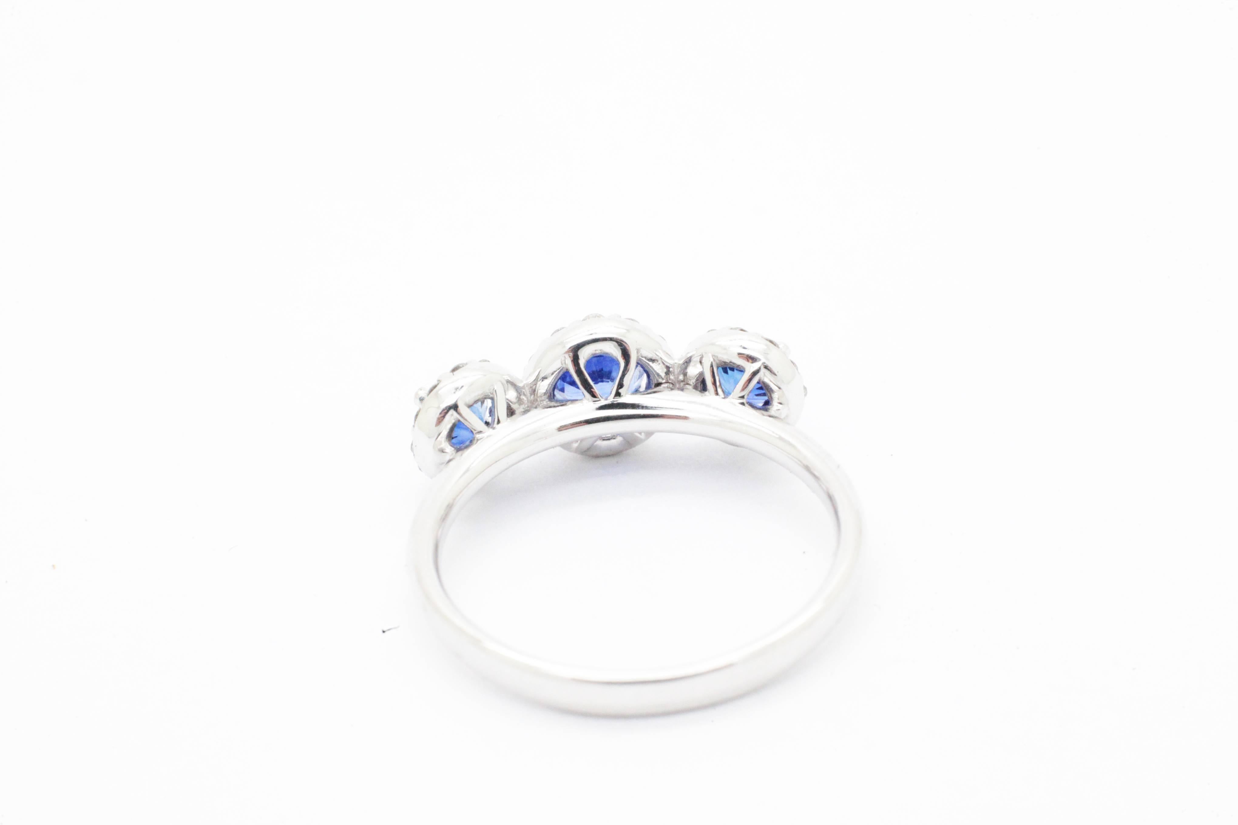 1.26ct Blue Sapphire 0.36ct white Diamond 18k white Gold Ring For Sale 2