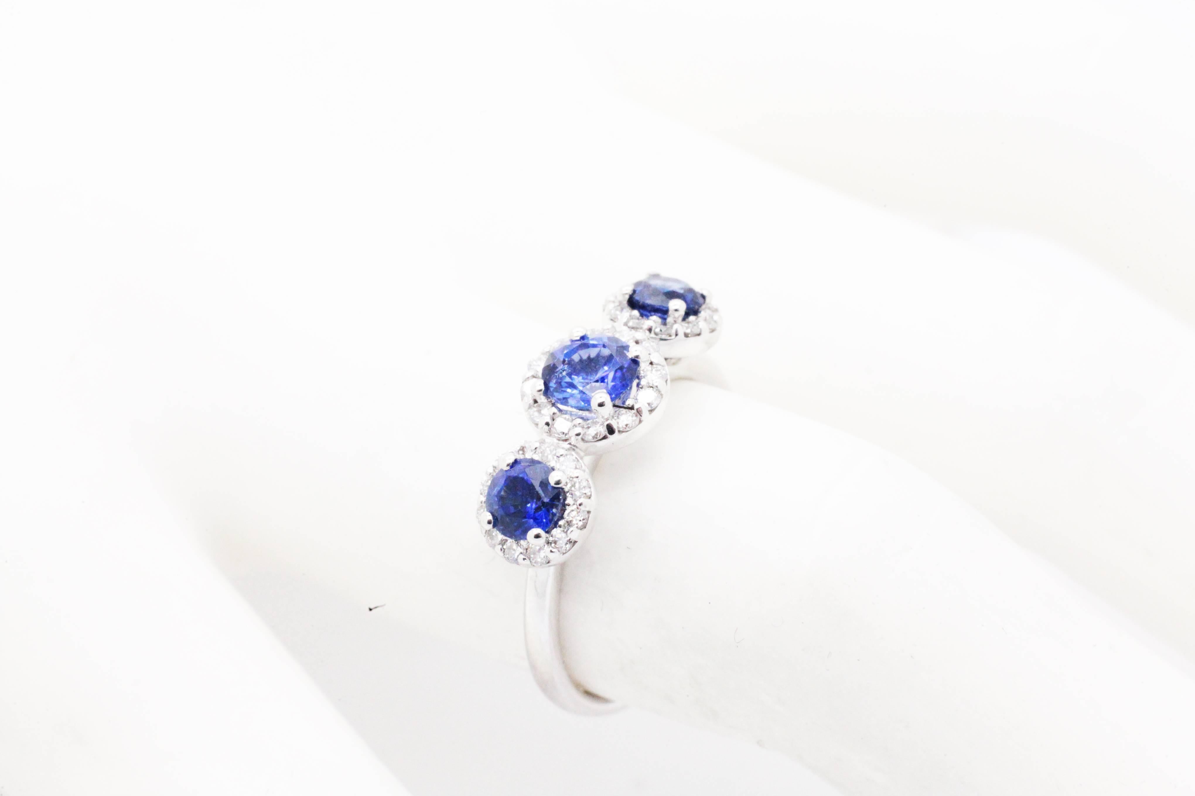 1.26ct Blue Sapphire 0.36ct white Diamond 18k white Gold Ring For Sale 3