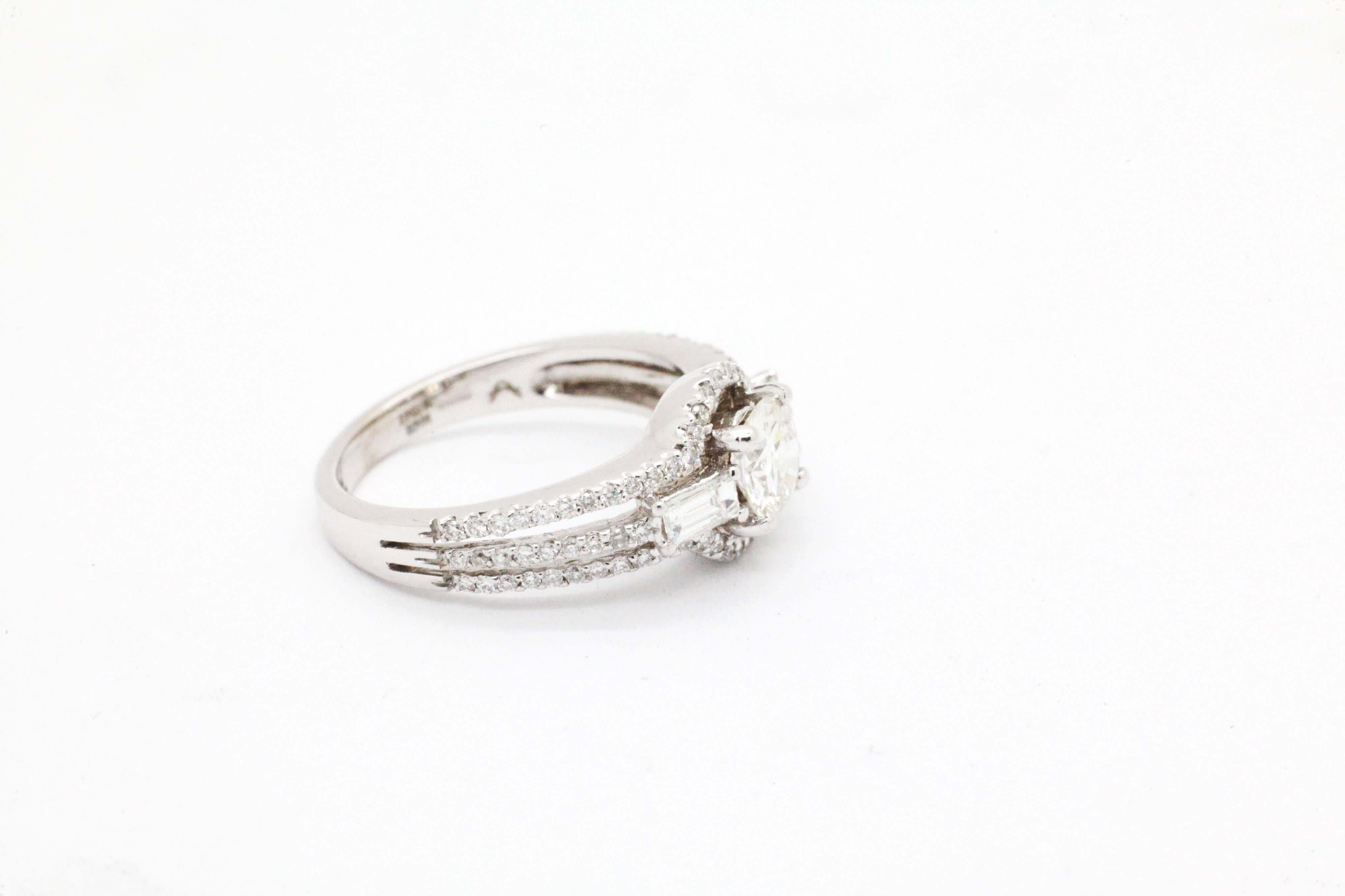 Women's 1.13 Carat white Diamond 18k white Gold Engagement Ring For Sale