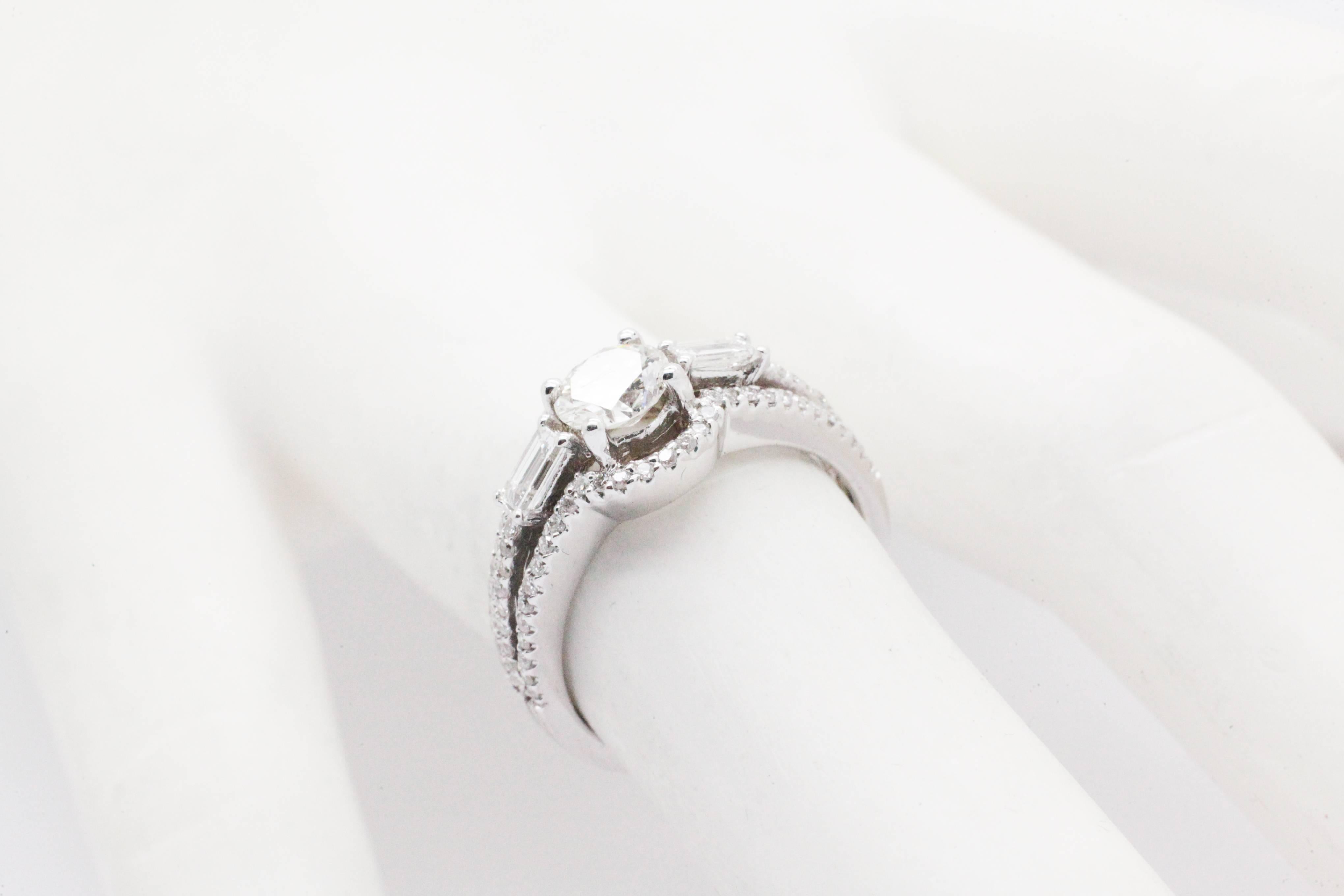 1.13 Carat white Diamond 18k white Gold Engagement Ring For Sale 2