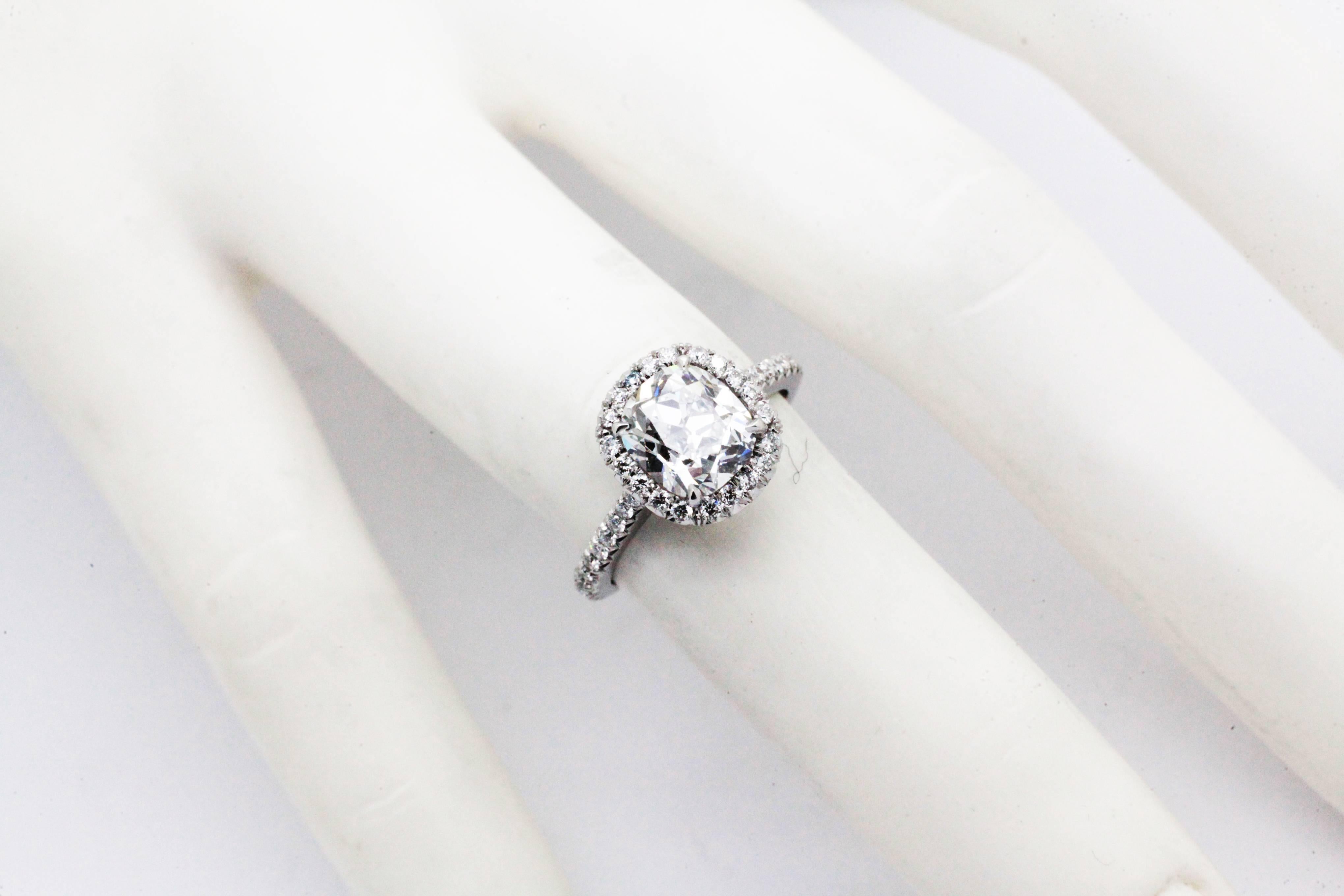 Ferrucci GIA Certified 1.30 carat Cushion Diamond Platinum Ring In New Condition In New York, NY