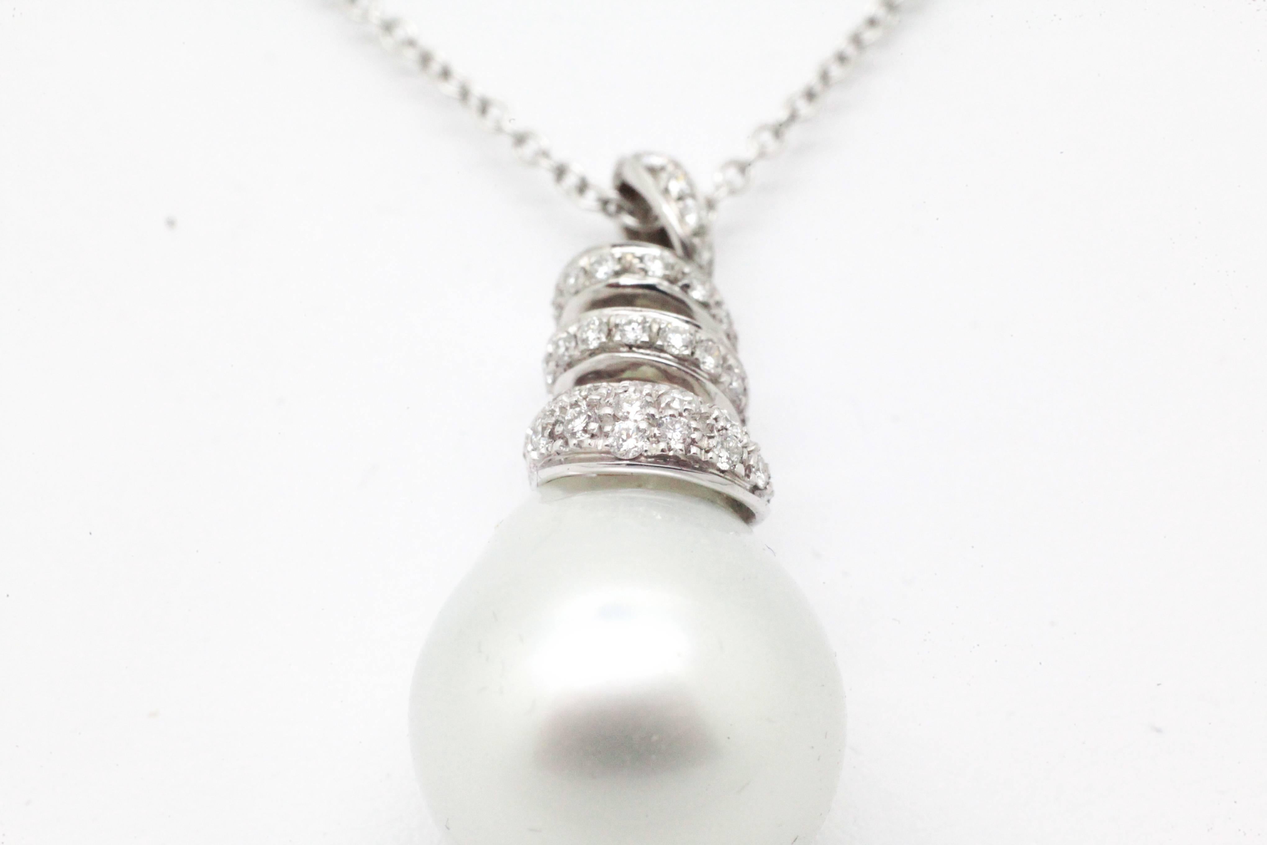 Women's White Australian Pearl Diamond Pendant Necklace For Sale