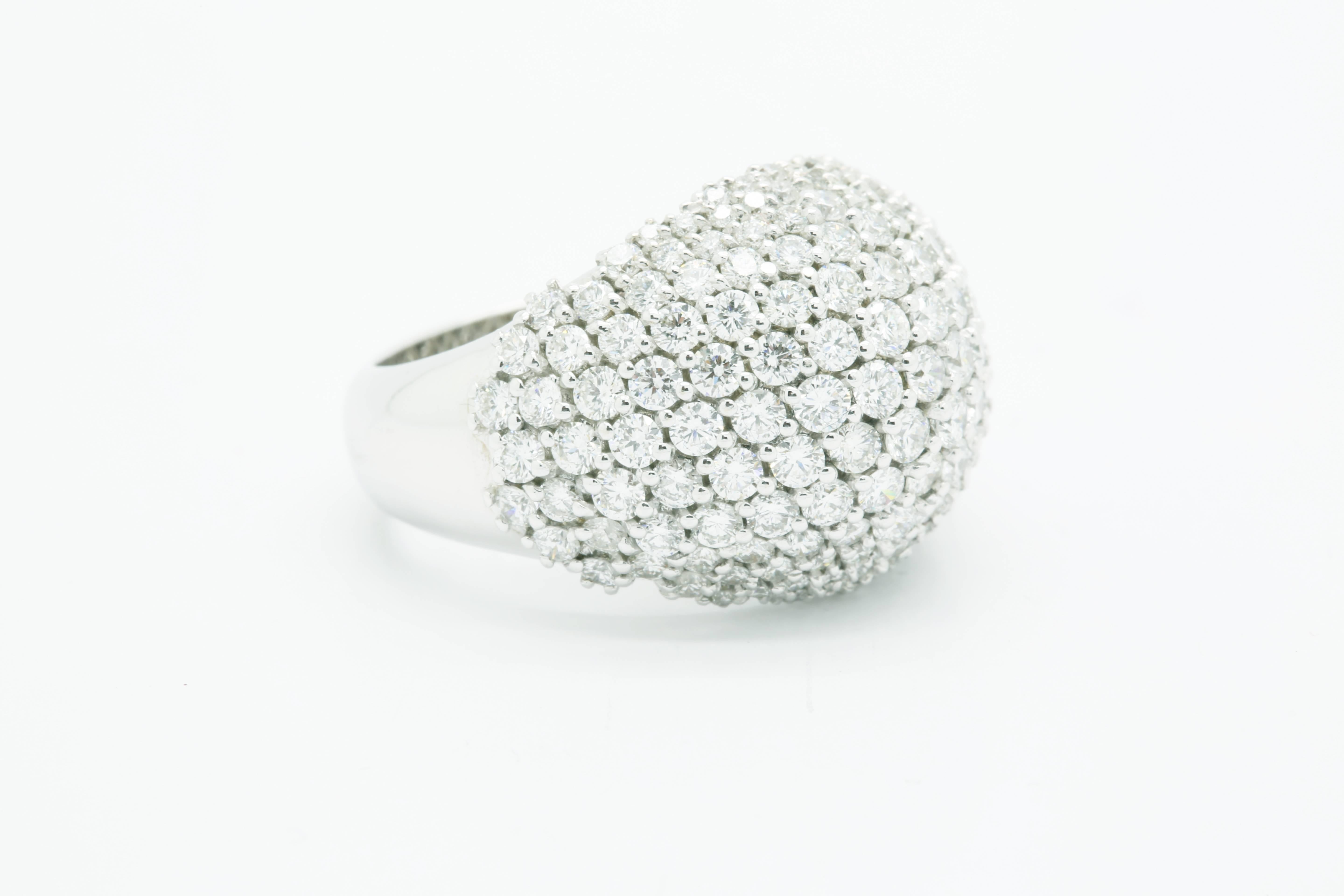 The luxurious and irresistible look of diamonds in an everlasting comfortable design from FERRUCCI, dome Diamond Pave ring in 18k white gold, Made in Italy 

Total Diamond carat weight 3.70 ct