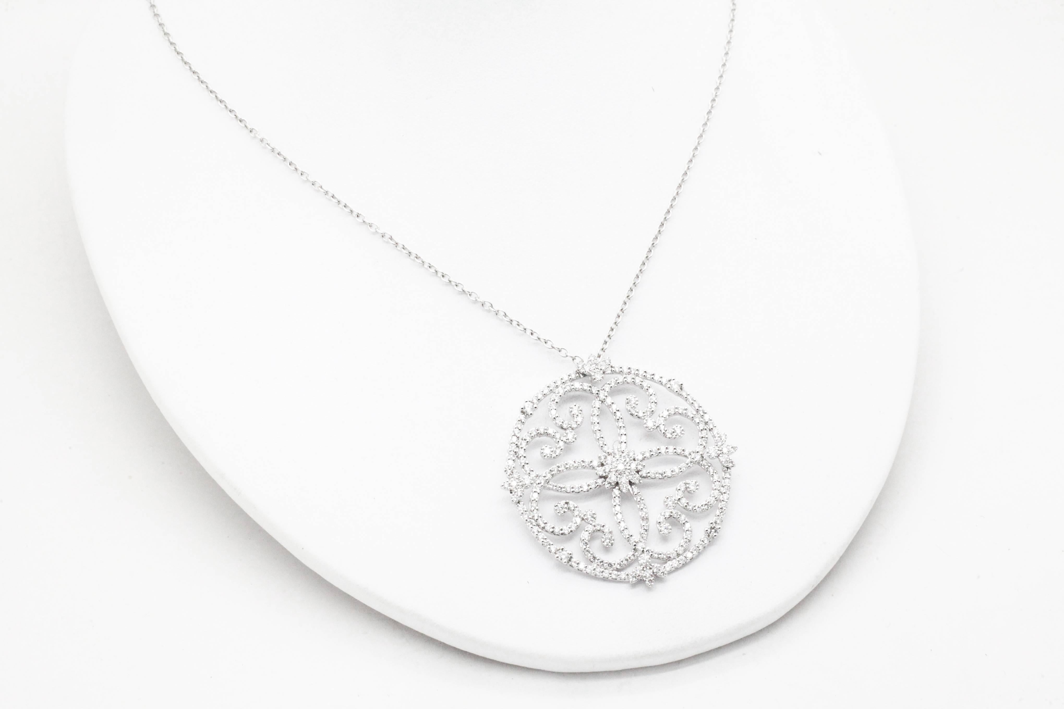 2.80 Carat White Diamonds Necklace Handmade in 18 Karat White Gold For Sale 2