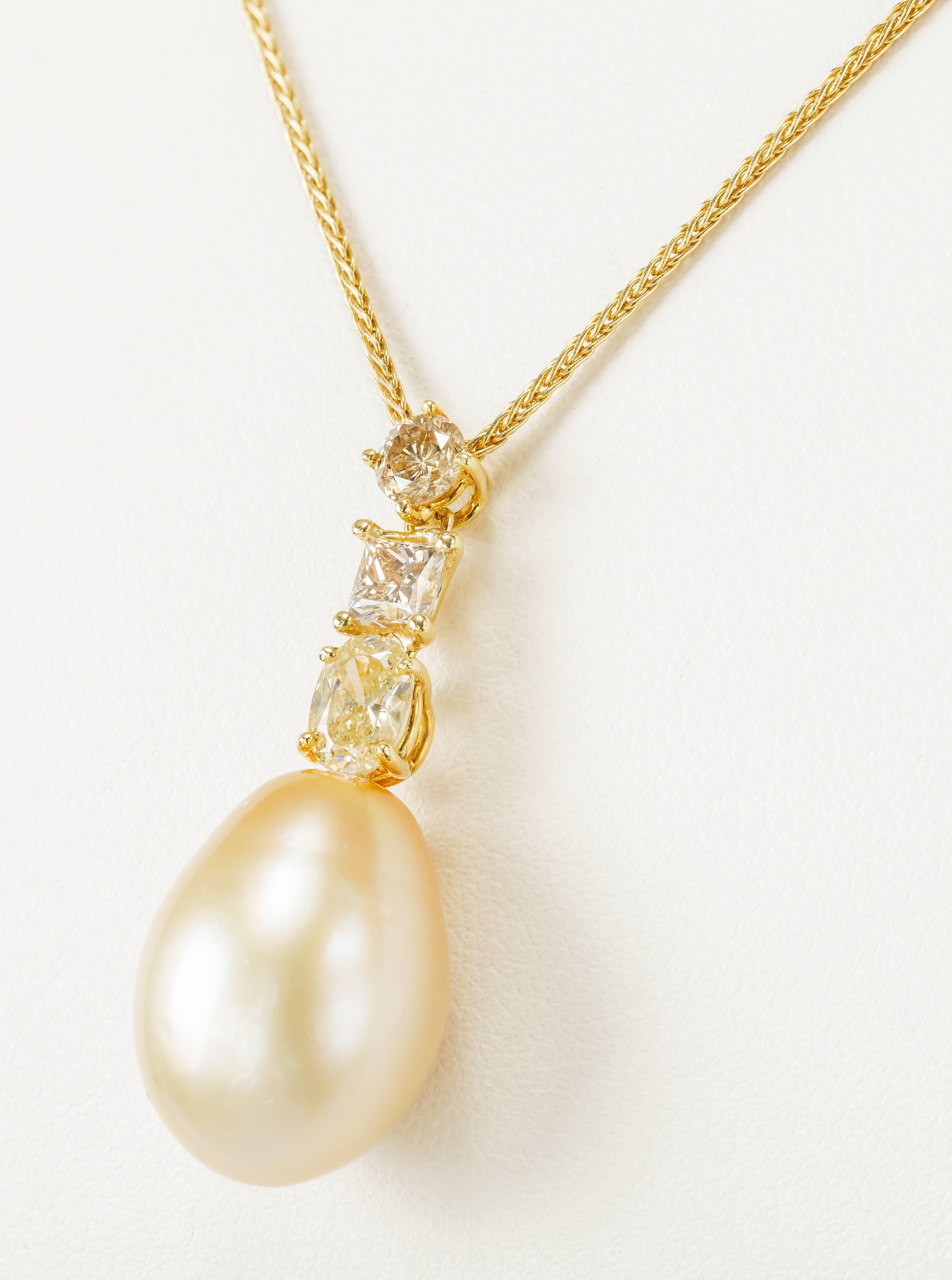 Yvel South Sea Indonesian Pearl Pendant 18 Karat Yellow Gold and Cognac Diamonds In New Condition For Sale In Houston, TX
