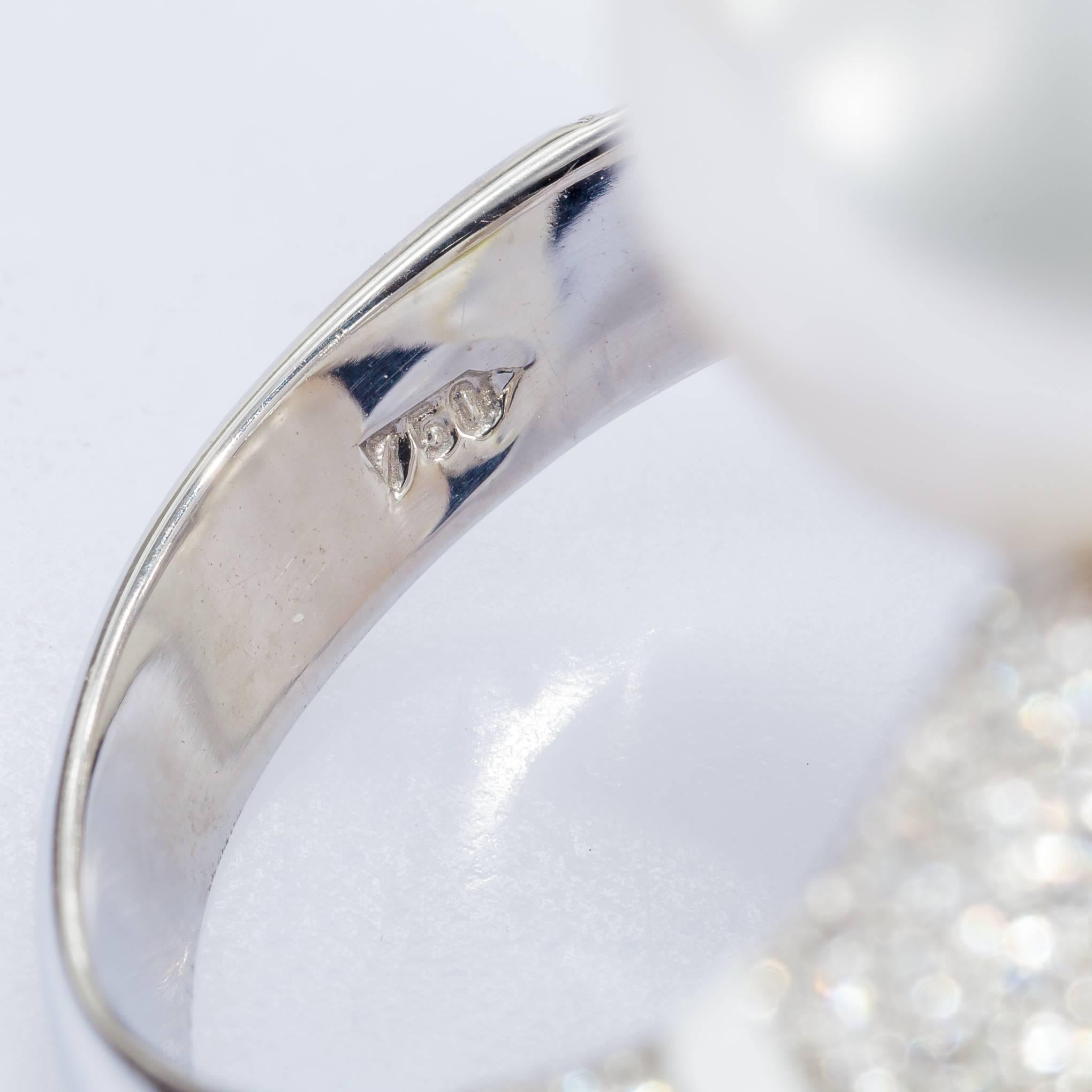 Women's Yvel Pearl and Diamond Twist Ring 18 Karat White Gold R-2-SS-2W For Sale