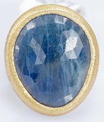 Yvel 17 Carat Dark Blue Sapphire Ring 18 Karat Yellow Gold Size 6.75