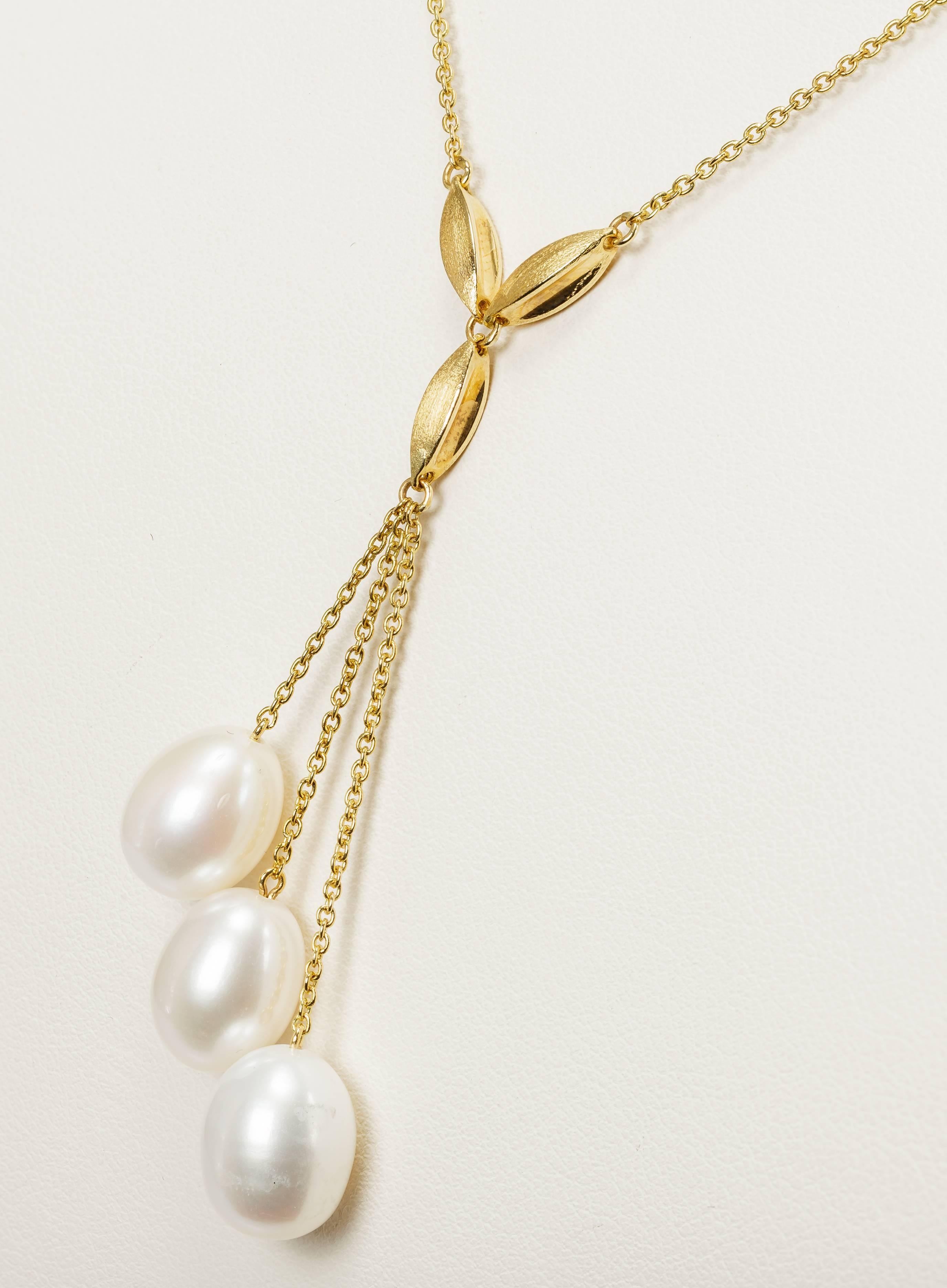 Yvel Freshwater 3 Keshi Pearl Drop Necklace Pendant 18 Karat Yellow Gold In New Condition For Sale In Houston, TX