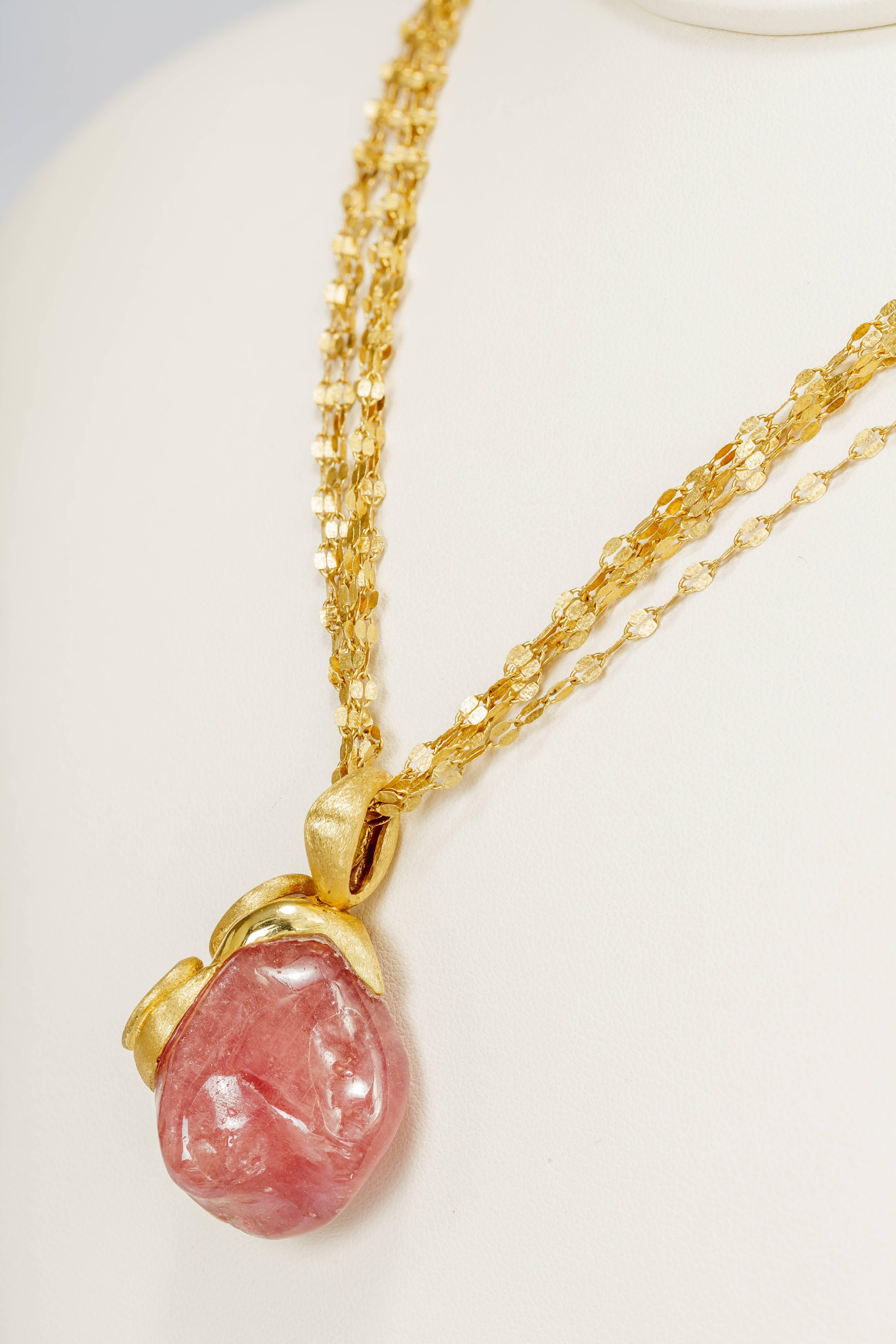 Yvel Pendant Necklace Natural Reddish Pink Sapphire 18k Yellow Gold 90.0 ct. In New Condition For Sale In Houston, TX