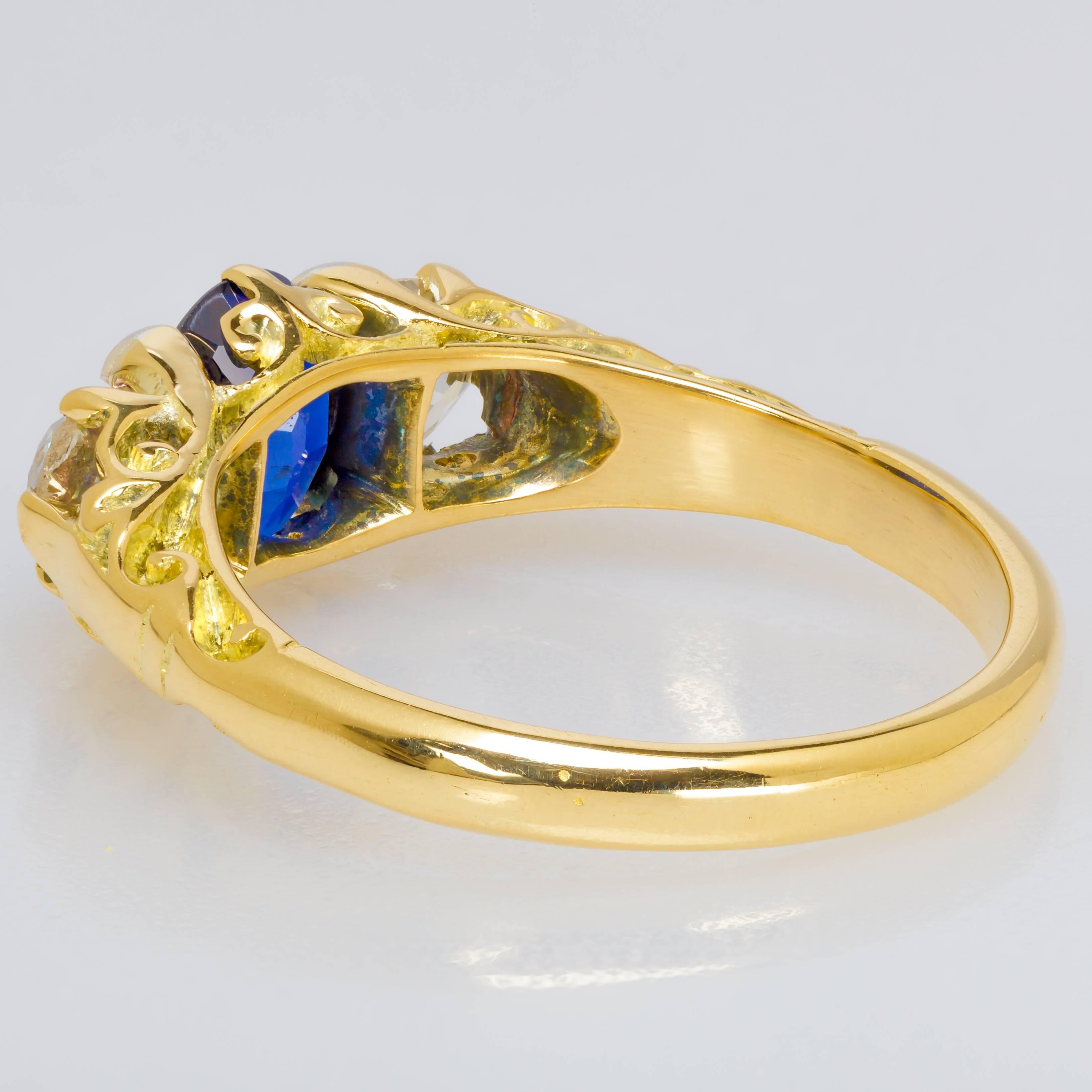 Custom-Designed 1.00 ct. Sapphire, Diamond & 18k Yellow Gold Ring For Sale 1