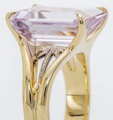 H. Stern 12.69 Carat Amethyst Diamond Noble Gold Ring