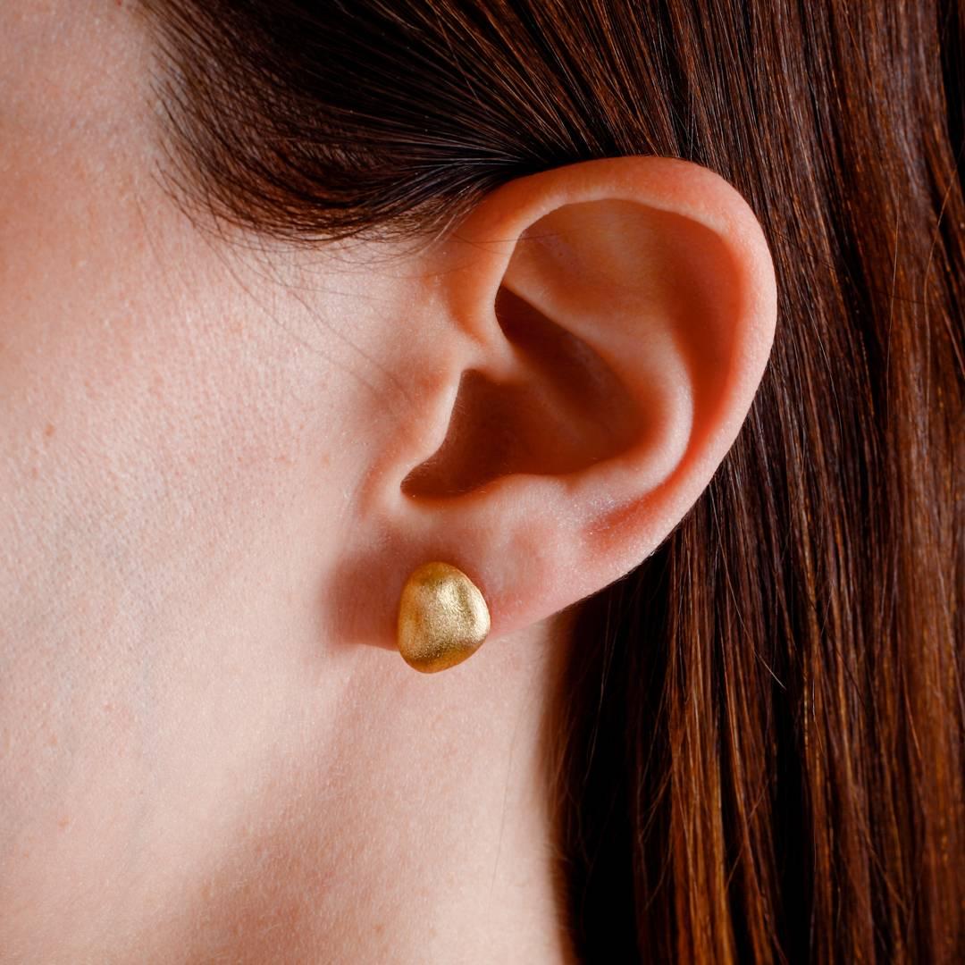 Women's Yvel Yellow Gold Stud Earrings Satin Brushed 18 Karat Yellow Gold 
