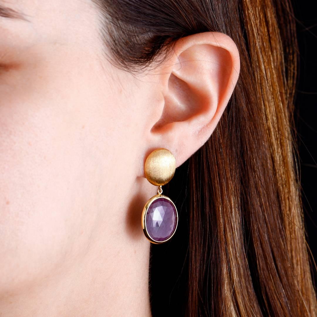 Women's Yvel Purple Sapphire Earrings 20.0 ct. 18 Karat Yellow Gold E-1-SAF-SA1Y For Sale