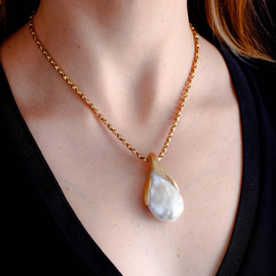 Yvel Large White Baroque Pearl Pendant Necklace 18 Karat Yellow Gold  For Sale 2